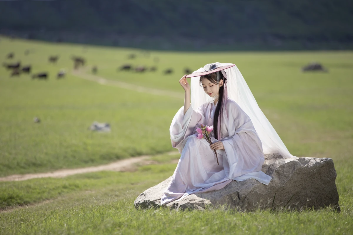 [艺图语] 2022.12.29 Vol.2788 – 牧羊歌 五月兔#[28P]-10