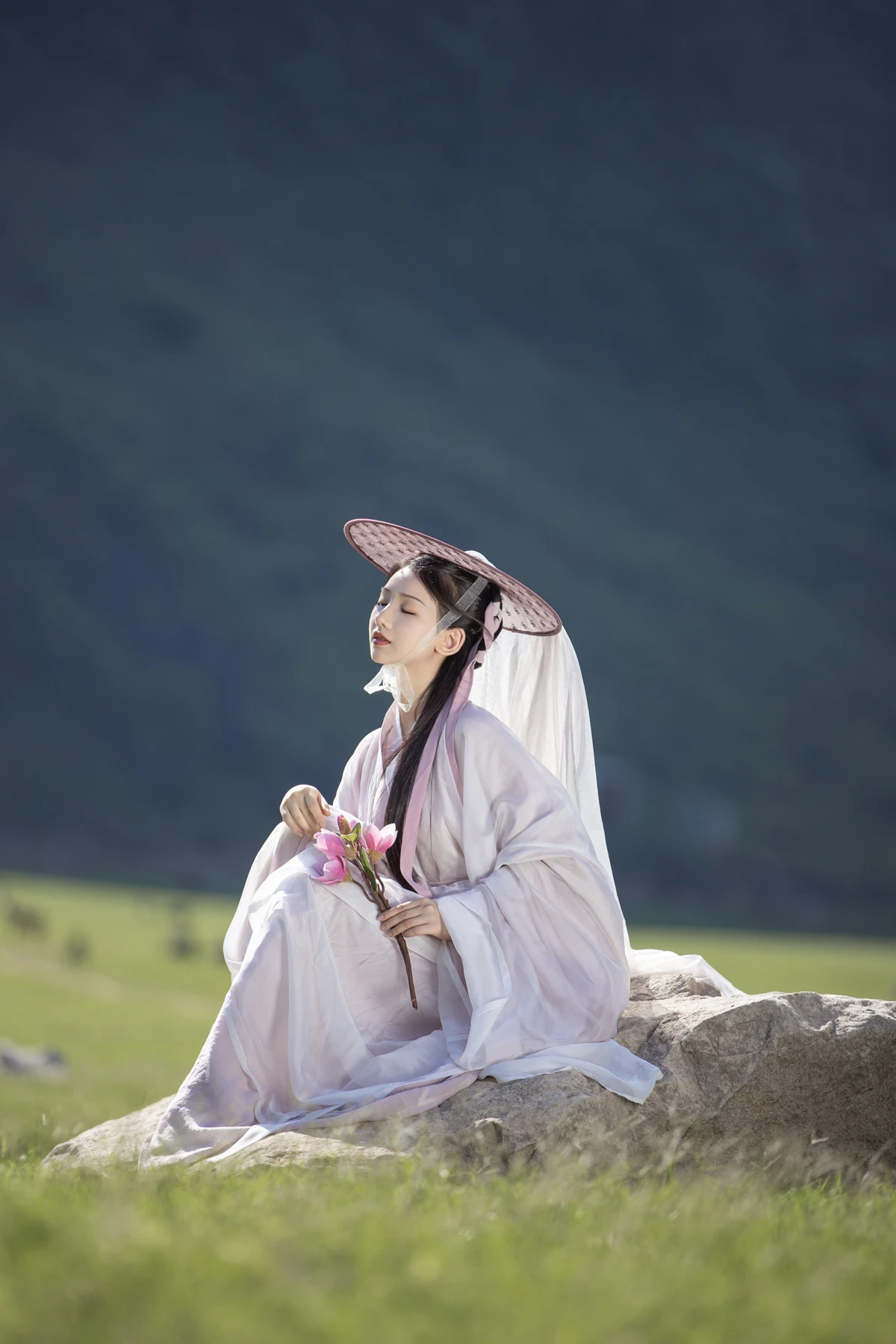 [艺图语] 2022.12.29 Vol.2788 – 牧羊歌 五月兔#[28P]-3