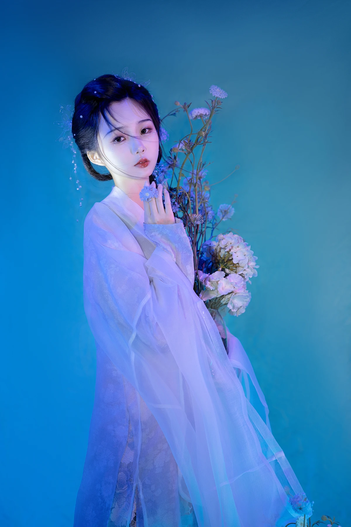 [YITUYU] 2023.01.10 Vol.2885 – She is that touch of blue Cat in arms ovo#[23P]-3