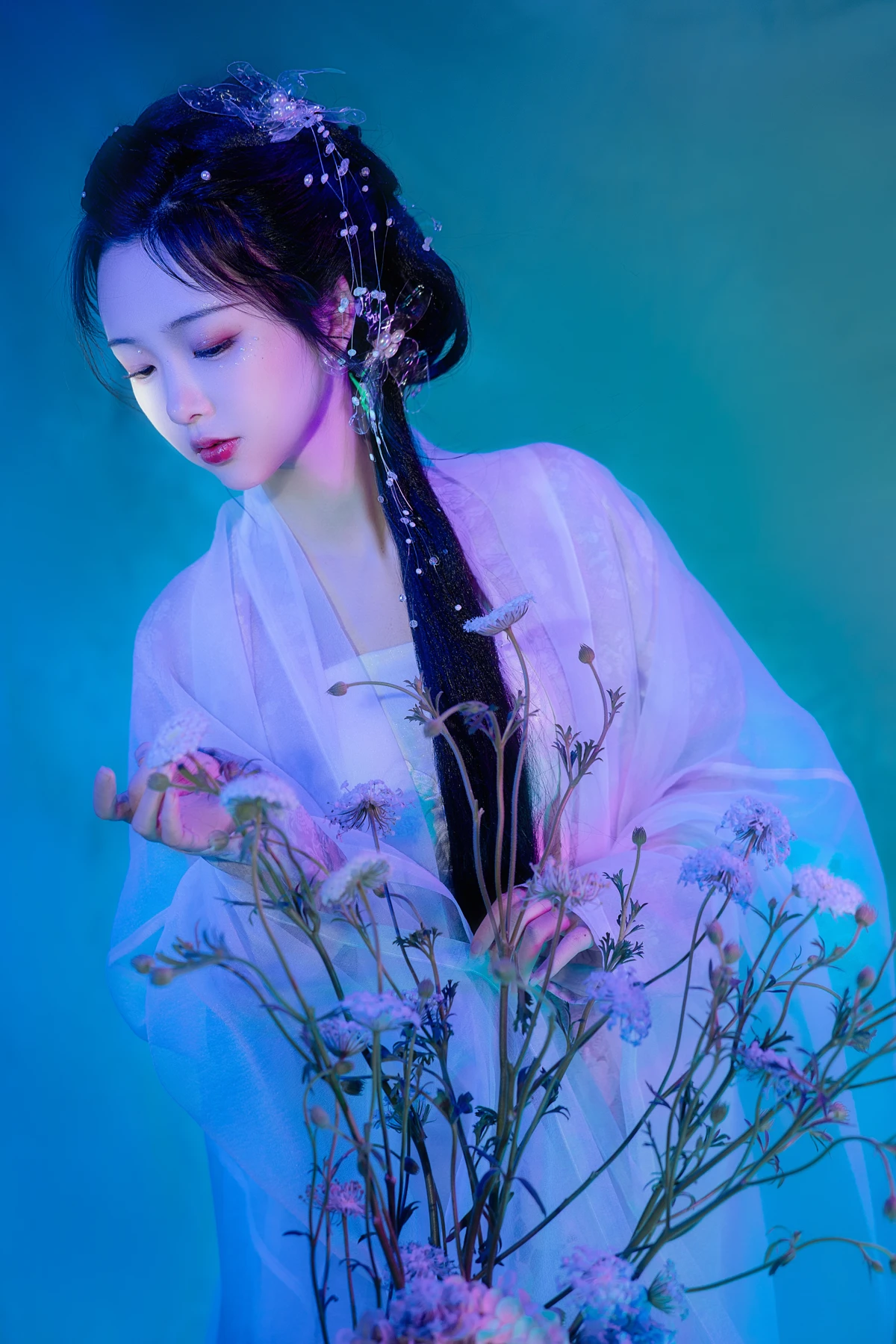 [YITUYU] 2023.01.10 Vol.2885 – She is that touch of blue Cat in arms ovo#[23P]-10