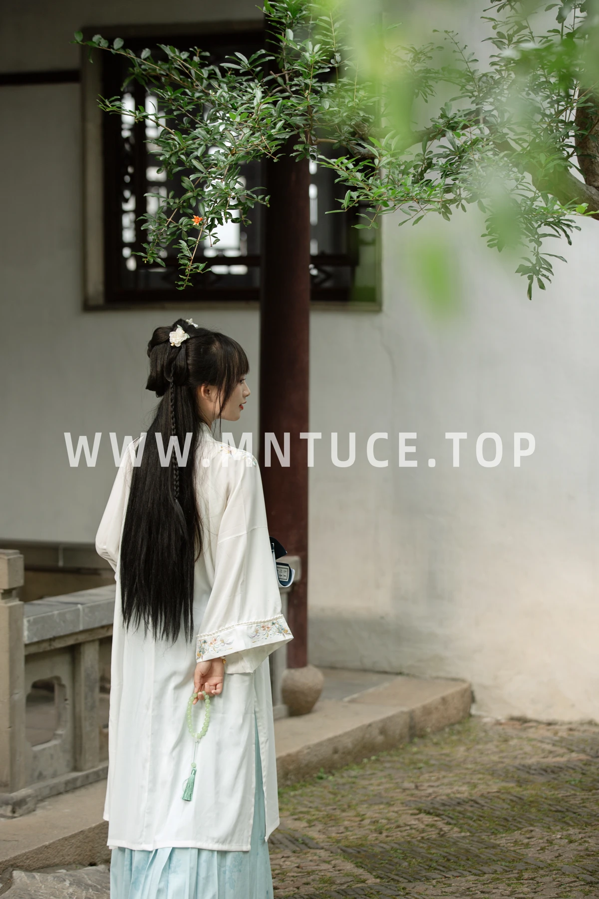 [YITUYU] 2022.12.29 Vol.2790 – A small fan brings a slight coolness, and the long summer is long Lily cub w#[23P]-3