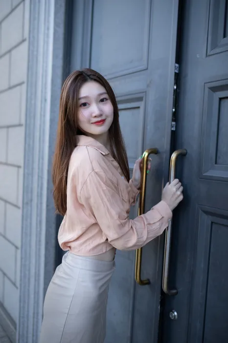 [爱美足] NO.068  刘美筠 短裙 高跟美腿外拍 街拍#[45P]-1