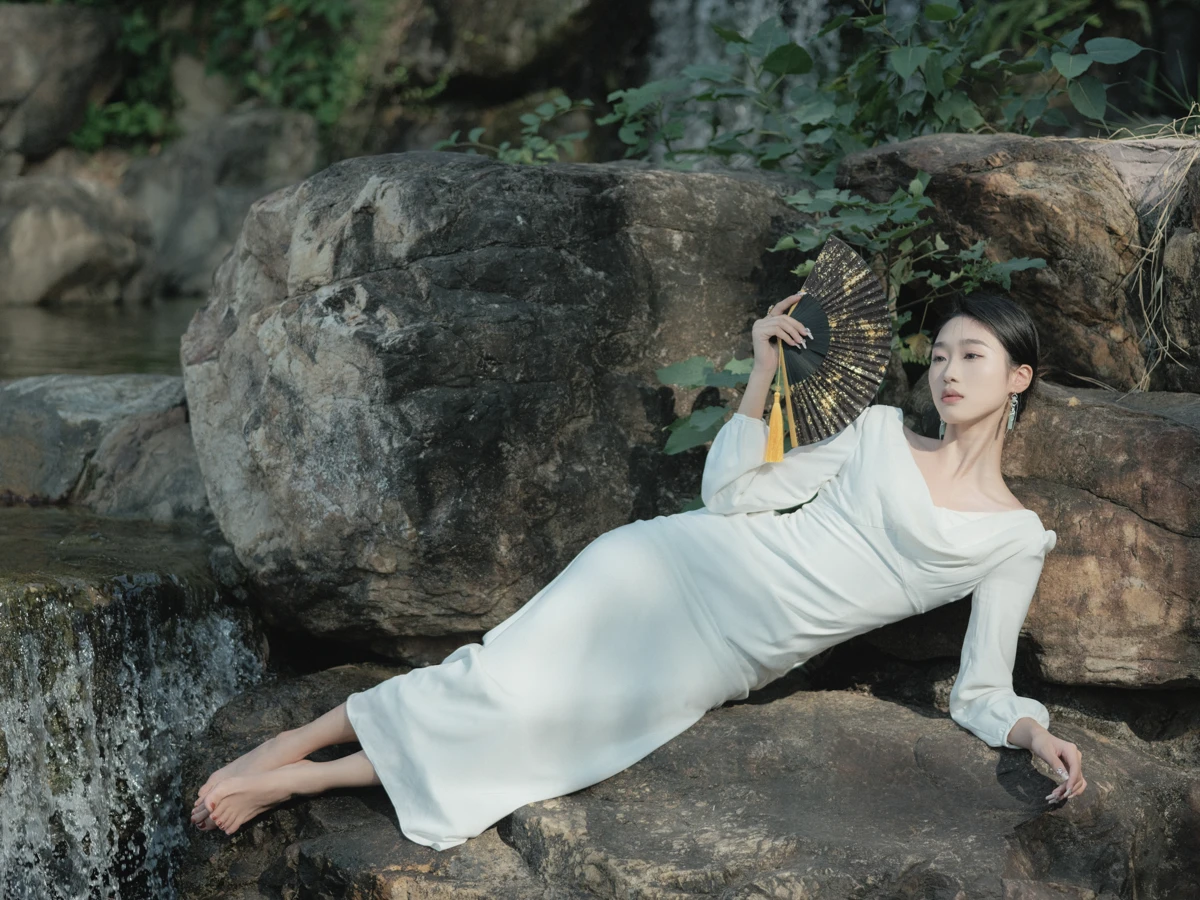 [艺图语] 2022.12.19 Vol.2713 – 落叶飞花 likeu#[47P]-4