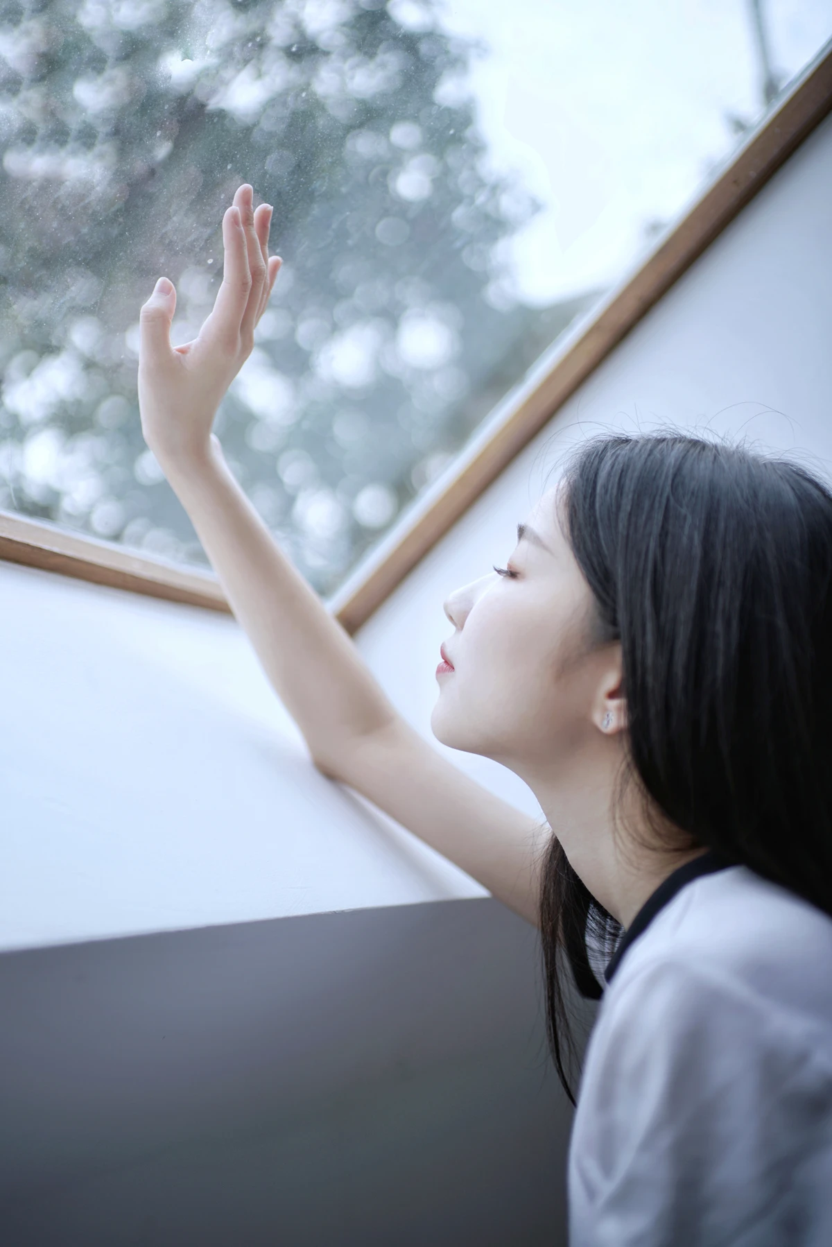 [艺图语] 2022.12.29 Vol.2785 – 阁楼里的素白 小静#[26P]-4