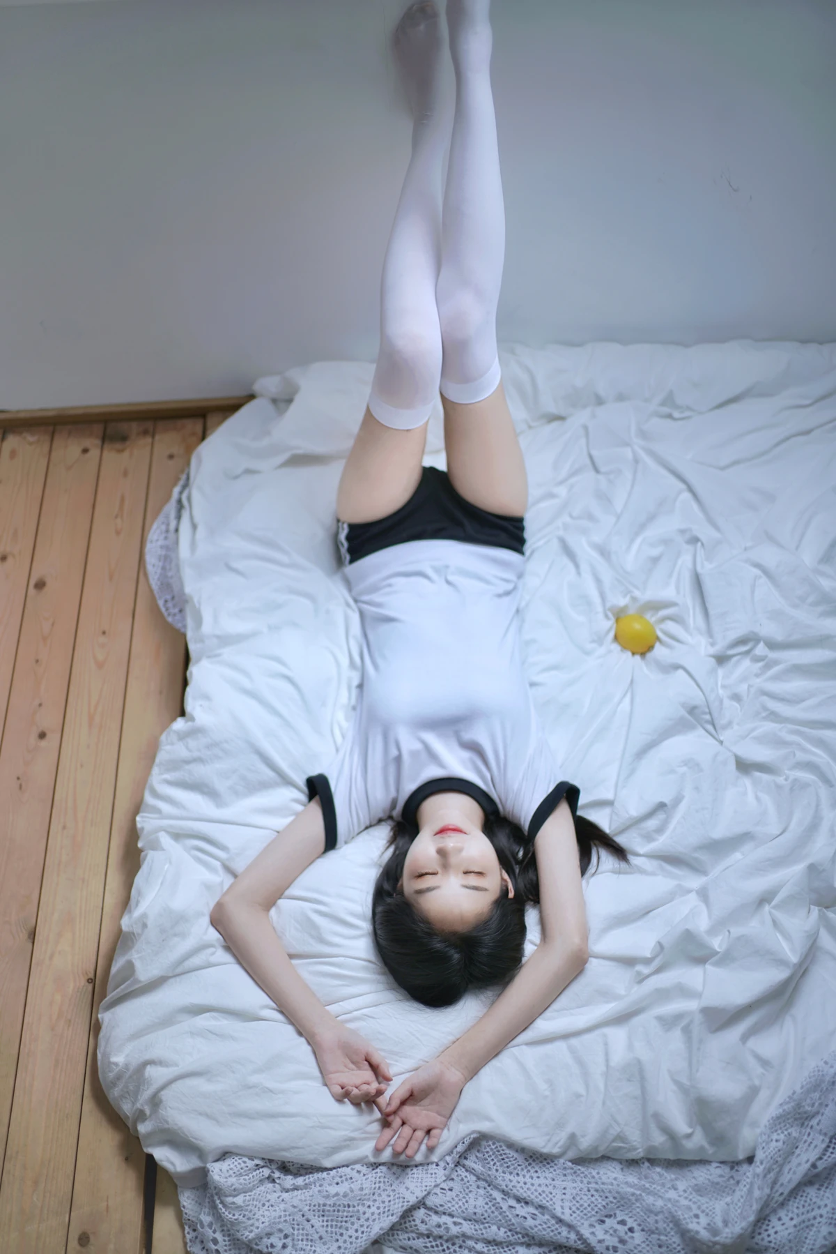 [艺图语] 2022.12.29 Vol.2785 – 阁楼里的素白 小静#[26P]-6
