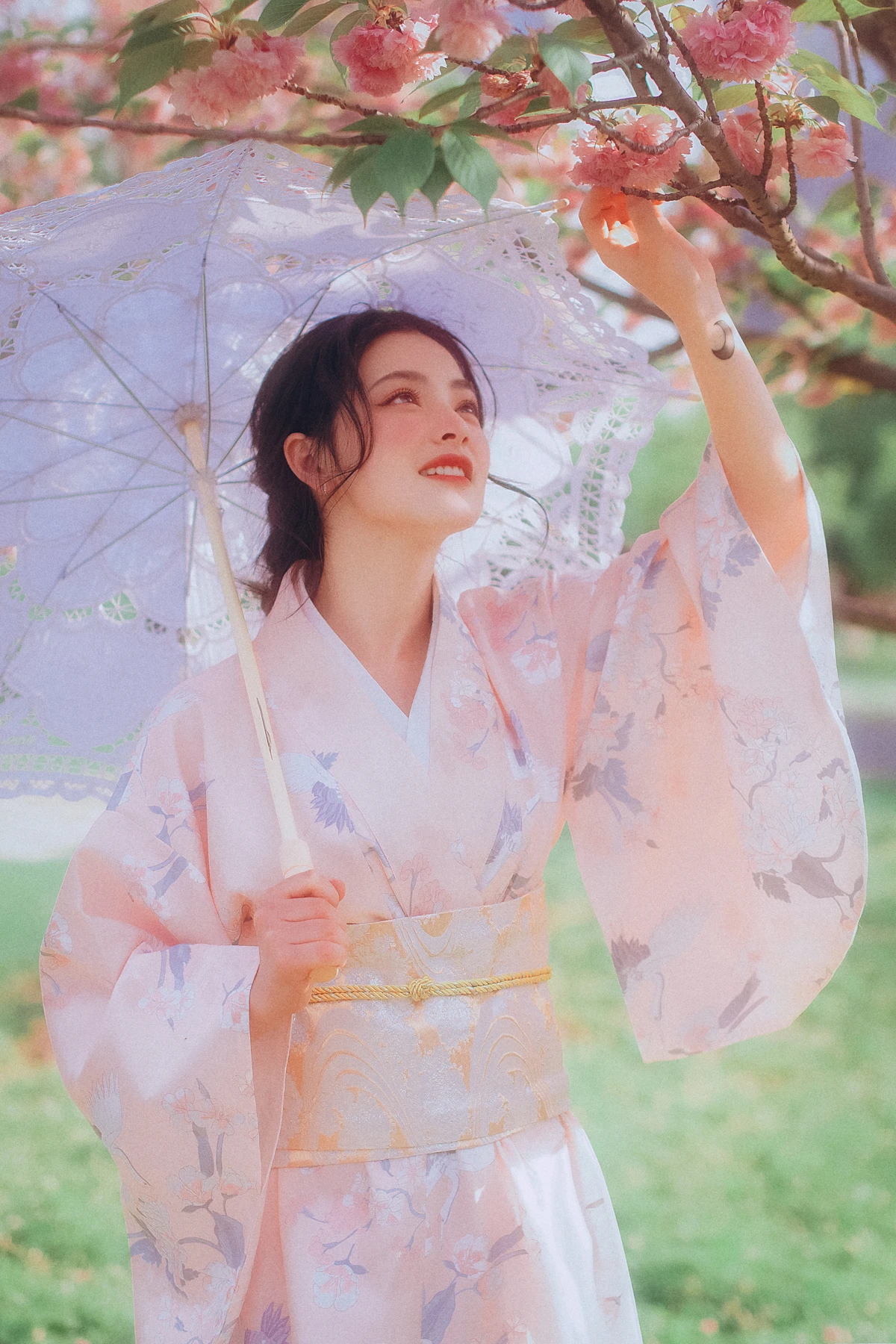 [艺图语] 2022.12.16 Vol.2689 – 春日的炽热与温柔 雨三岁ya#[38P]-1