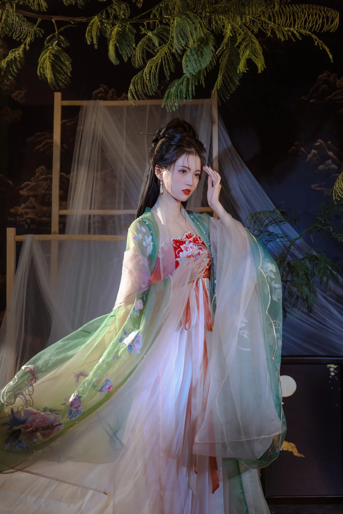 [YITUYU] 2023.03.09 Vol.3035 The garden is green Fat Qi#[31P]-2