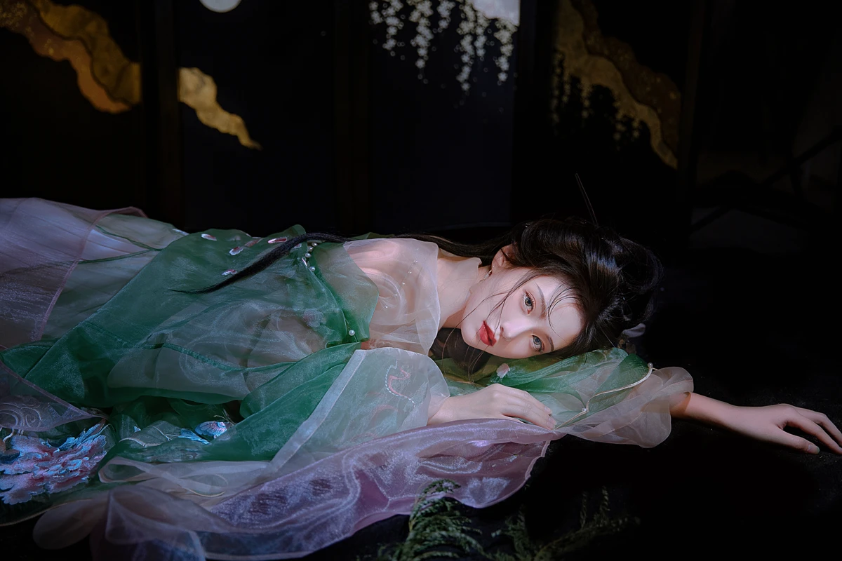 [YITUYU] 2023.03.09 Vol.3035 The garden is green Fat Qi#[31P]-8