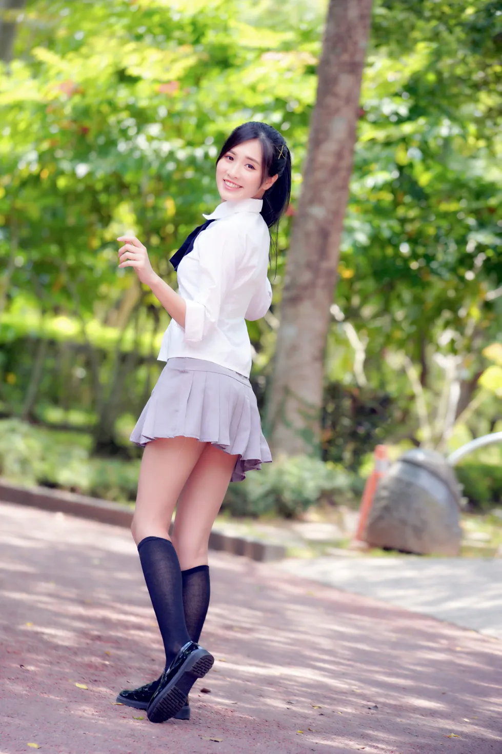 [爱美足] NO.143 张筠 短裙黑丝高跟美腿 街拍#[23P]-13