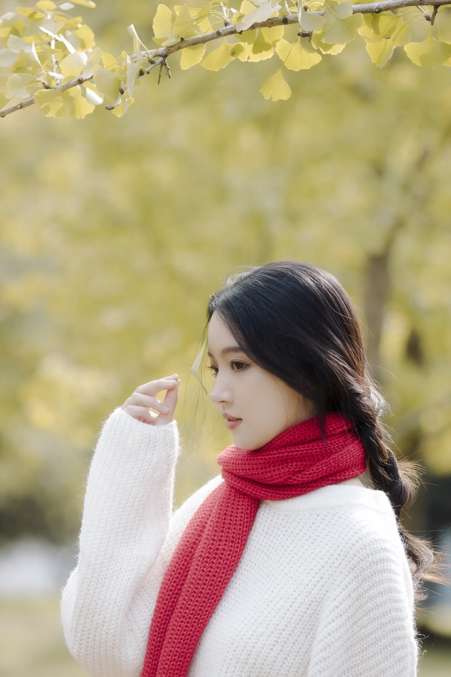 [艺图语] 2022.12.05 Vol.2604 – 红色暖冬 幽灵胡子#[46P]-3