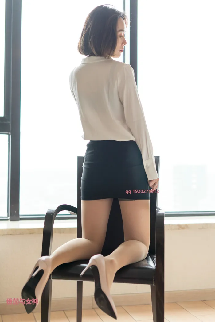 [爱美足] NO.034 木子的小包裙 街拍#[97P]-1