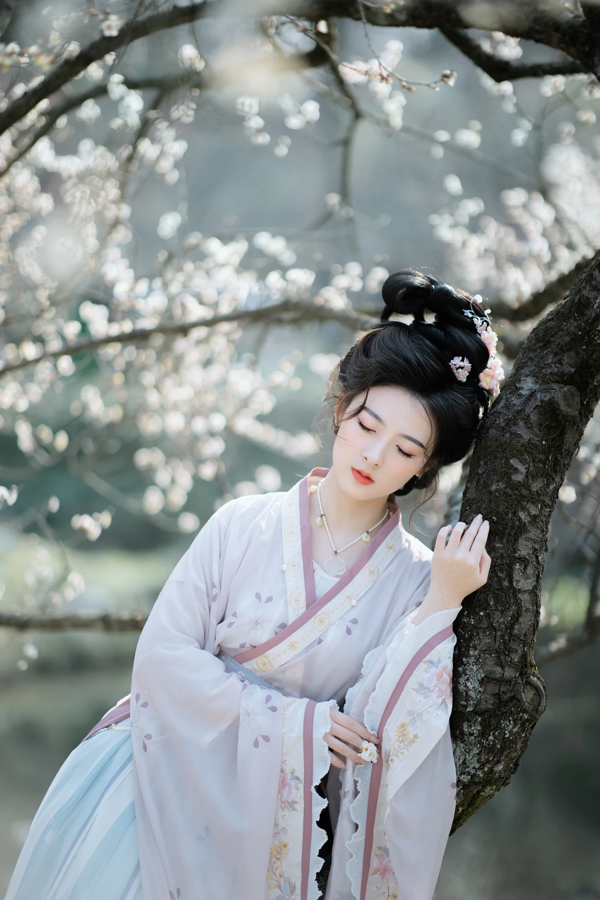 [YITUYU] 2023.03.08 Vol.3022 Exploring Plum Blossoms in Early Spring Ming Shu Cai Cai#[46P]-1