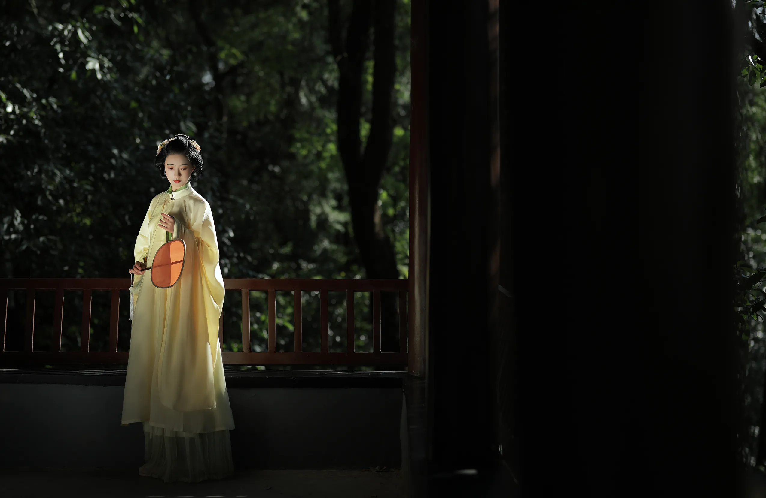 [艺图语] 2022.11.30 Vol.2561 – 淡淡春山 YunFleur#[40P]-13