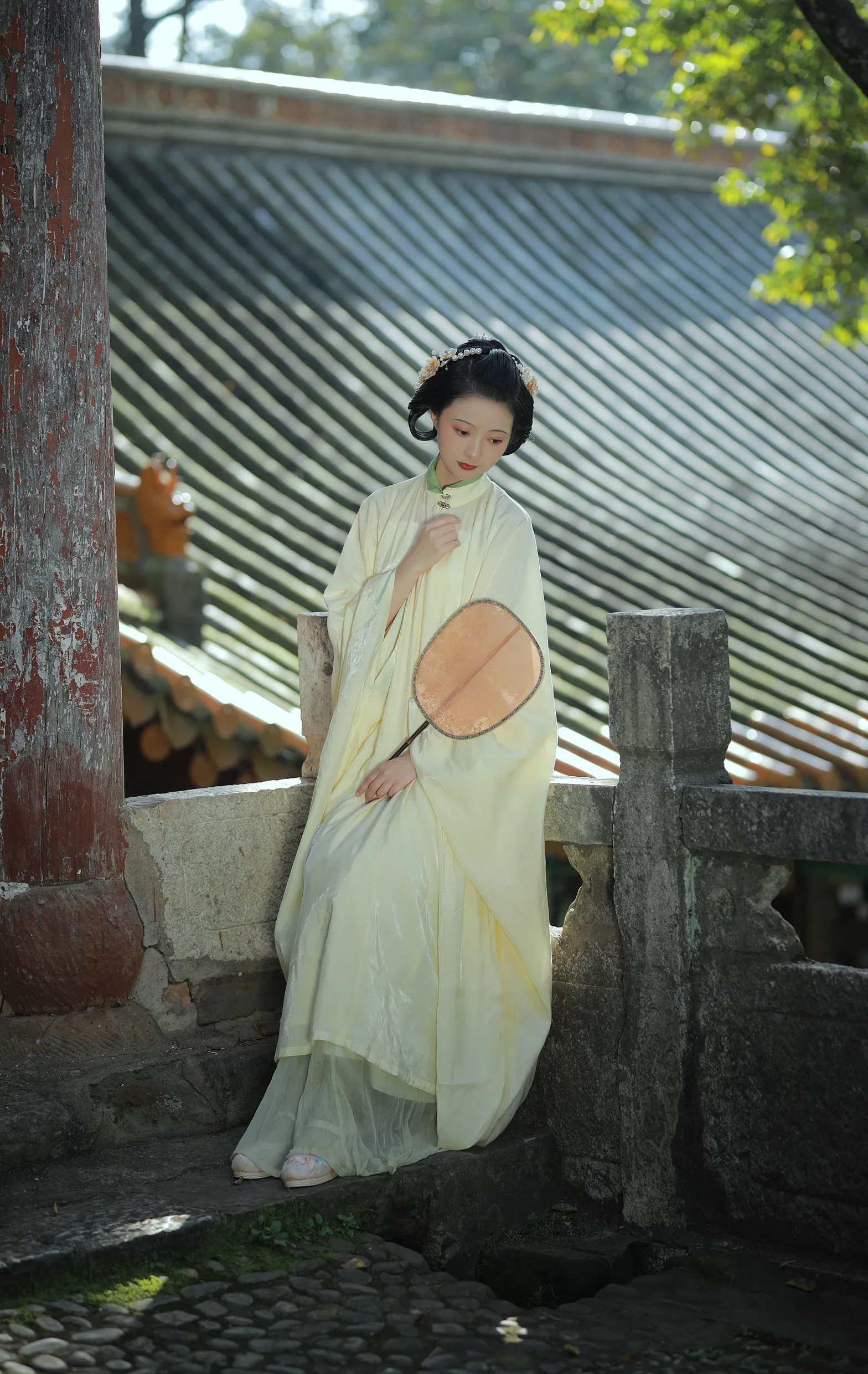 [艺图语] 2022.11.30 Vol.2561 – 淡淡春山 YunFleur#[40P]-1