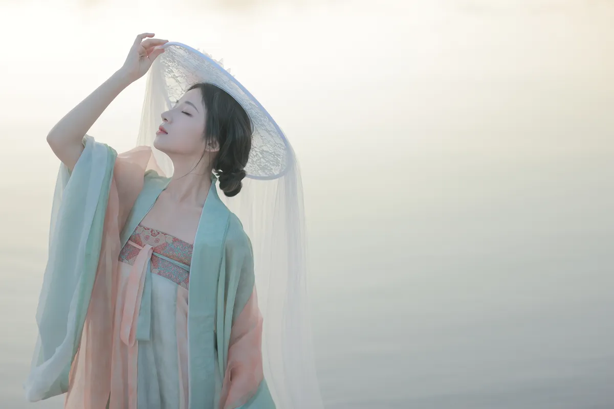 [YITUYU] 2022.12.15 Vol.2686 – Galaxy Rolls and rolls#[23P]-1