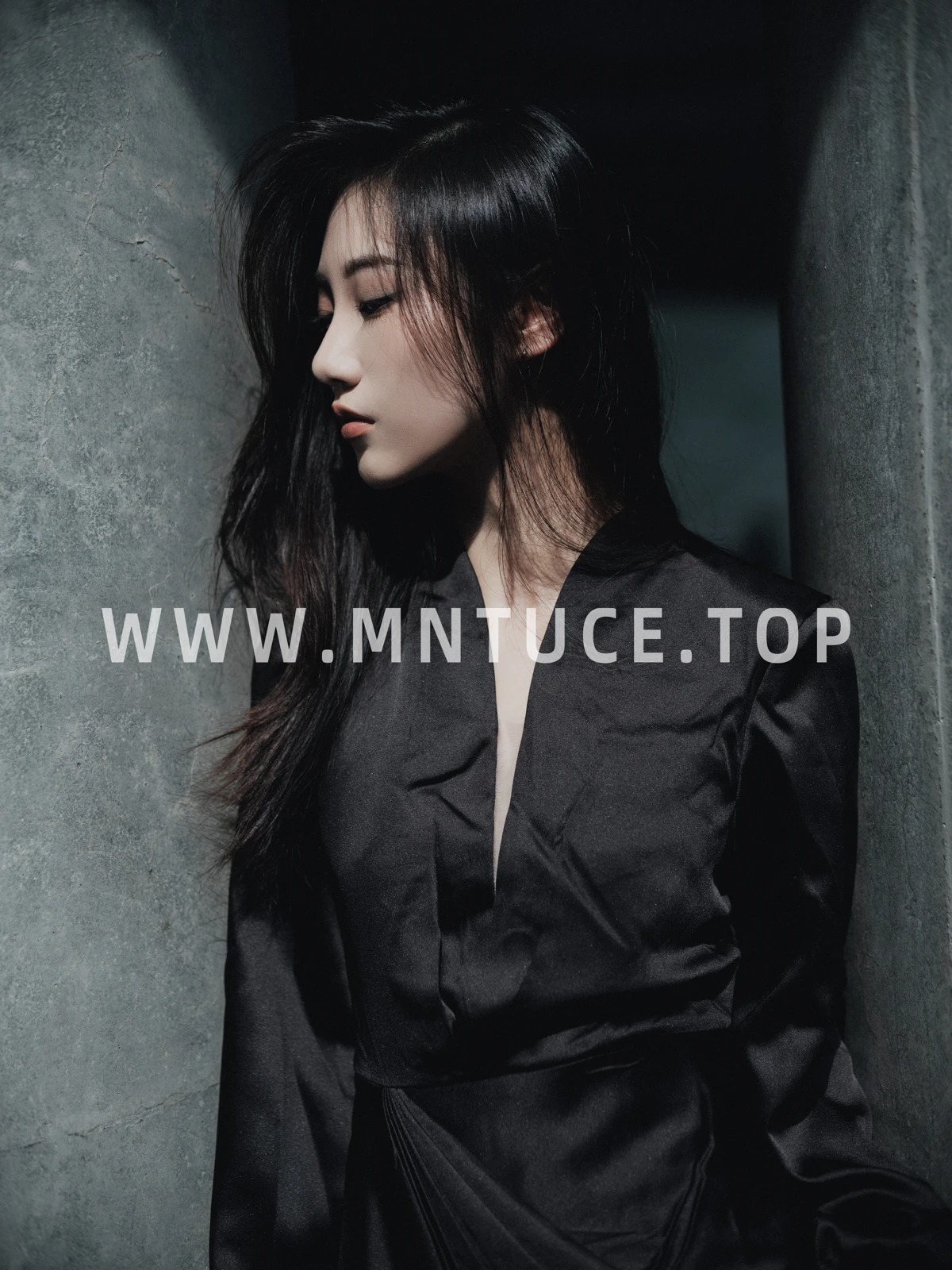 [艺图语] 2022.12.16 Vol.2692 – 黑与白 阿万#[46P]-7