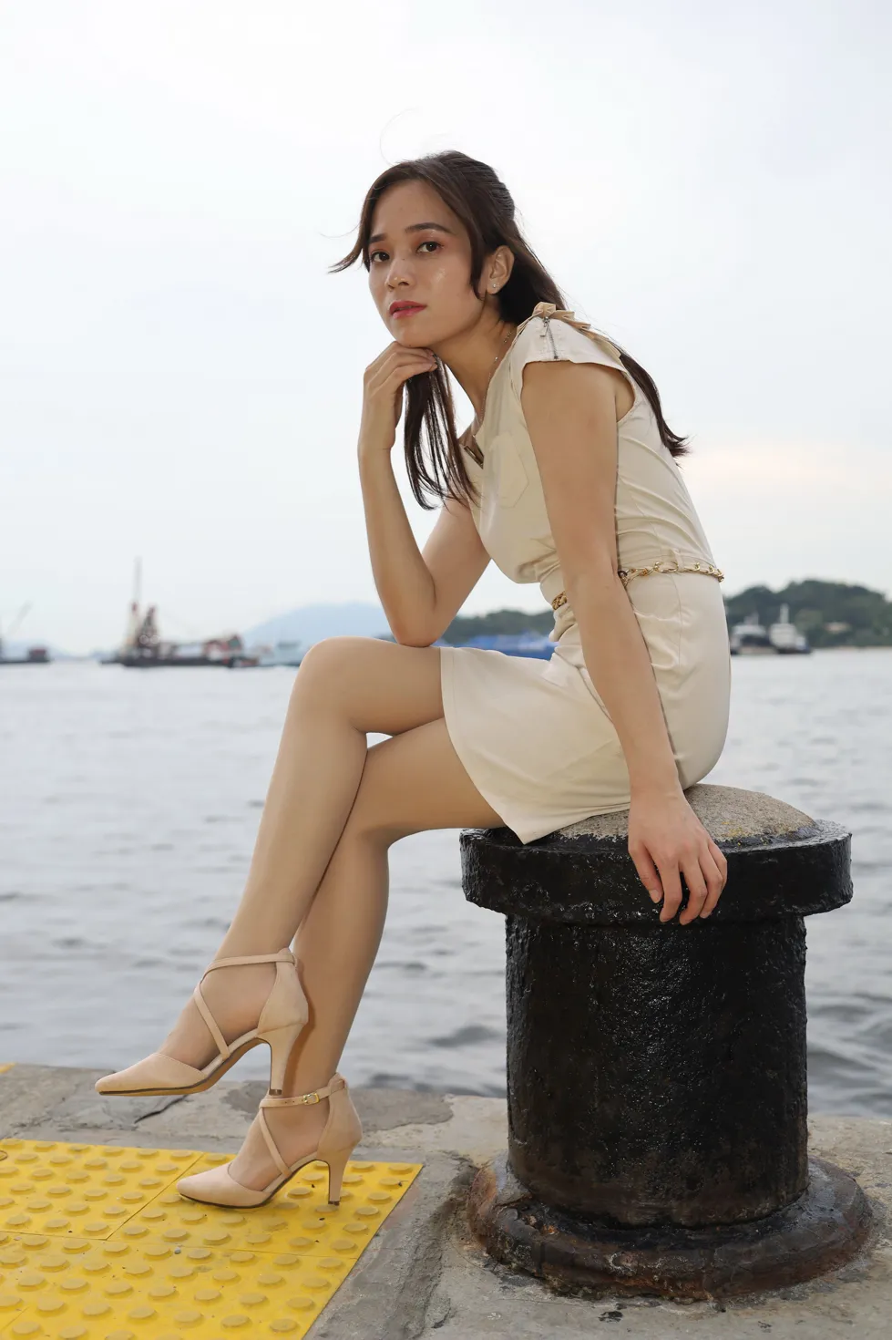 [爱美足] NO.107 Vency Shen 米色连衣裙丝袜高跟美腿 街拍#[70P]-9