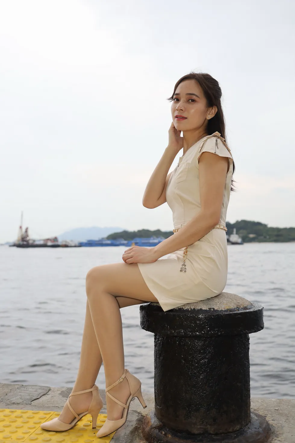 [爱美足] NO.107 Vency Shen 米色连衣裙丝袜高跟美腿 街拍#[70P]-11