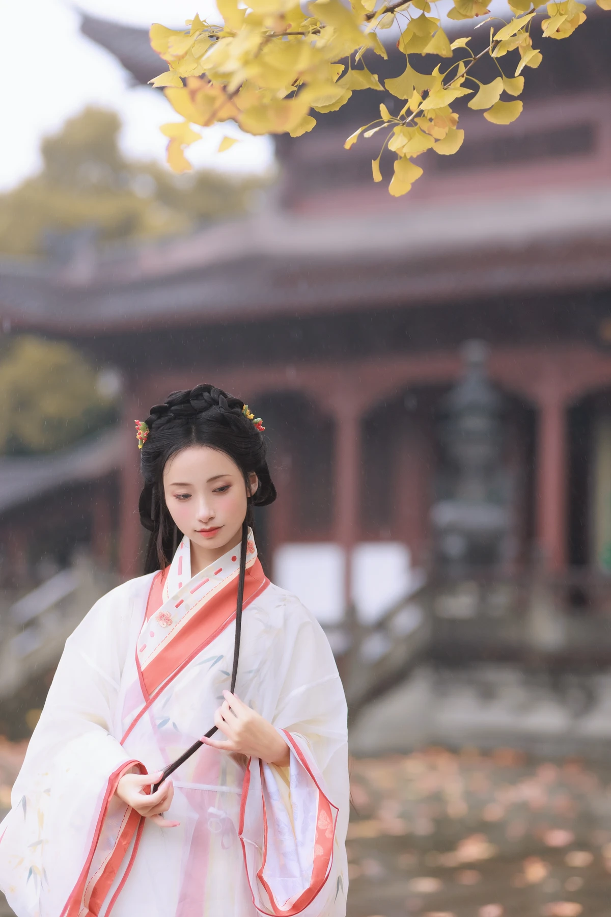 [YITUYU] 2023.01.10 Vol.2886 – Ginkgo in the Rain little demon with eyes#[24P]-6