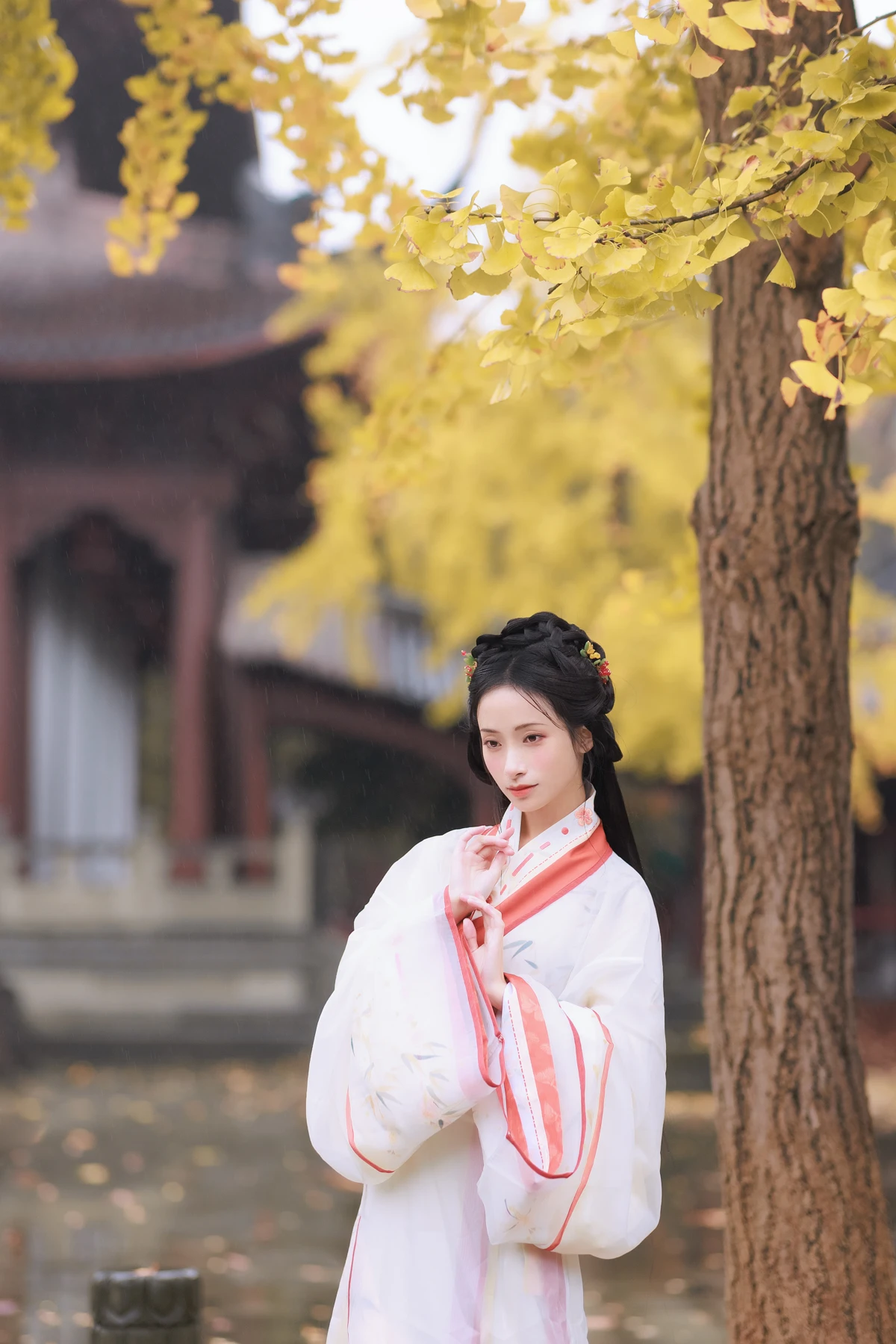 [YITUYU] 2023.01.10 Vol.2886 – Ginkgo in the Rain little demon with eyes#[24P]-2