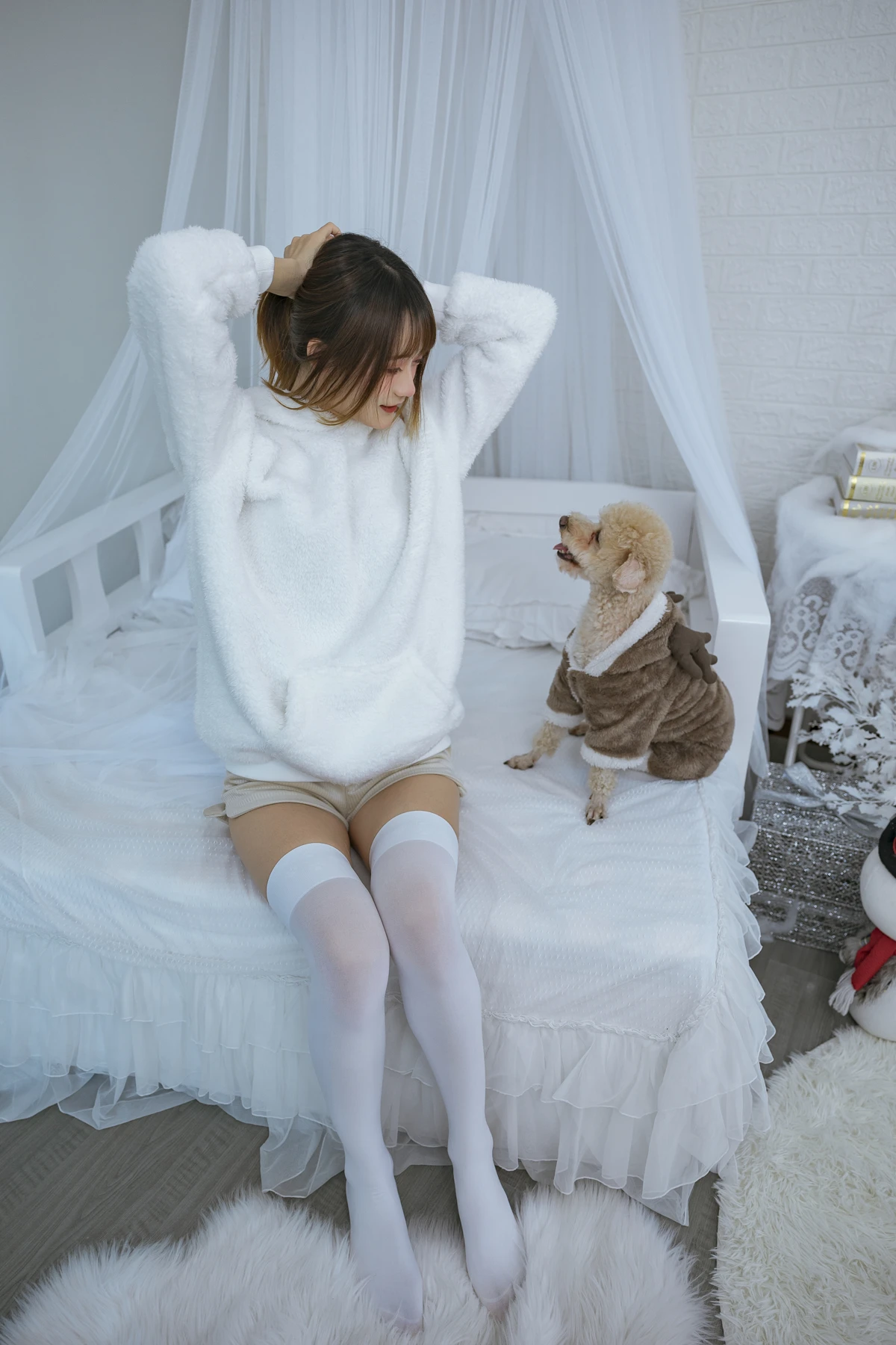 [艺图语] 2022.12.17 Vol.2702 – 温馨少女与宠物们 兔子Zzz不吃胡萝卜#[24P]-6