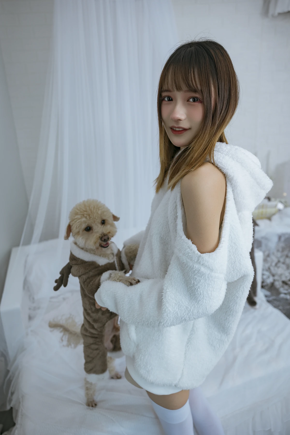 [艺图语] 2022.12.17 Vol.2702 – 温馨少女与宠物们 兔子Zzz不吃胡萝卜#[24P]-8