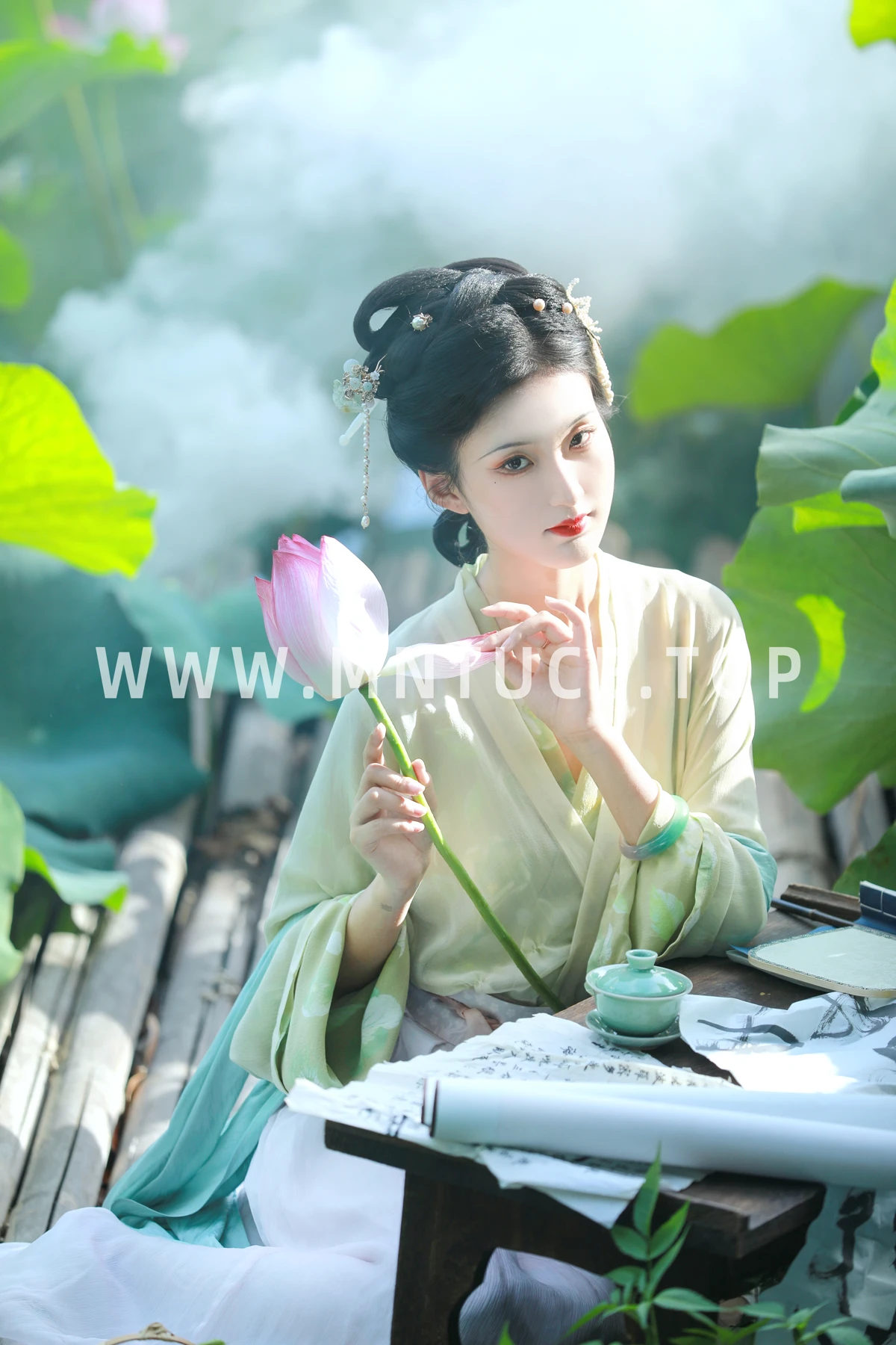 [艺图语] 2023.01.12 Vol.2900 她清冷得好像一首宋词 荷里寒#[23P]-3