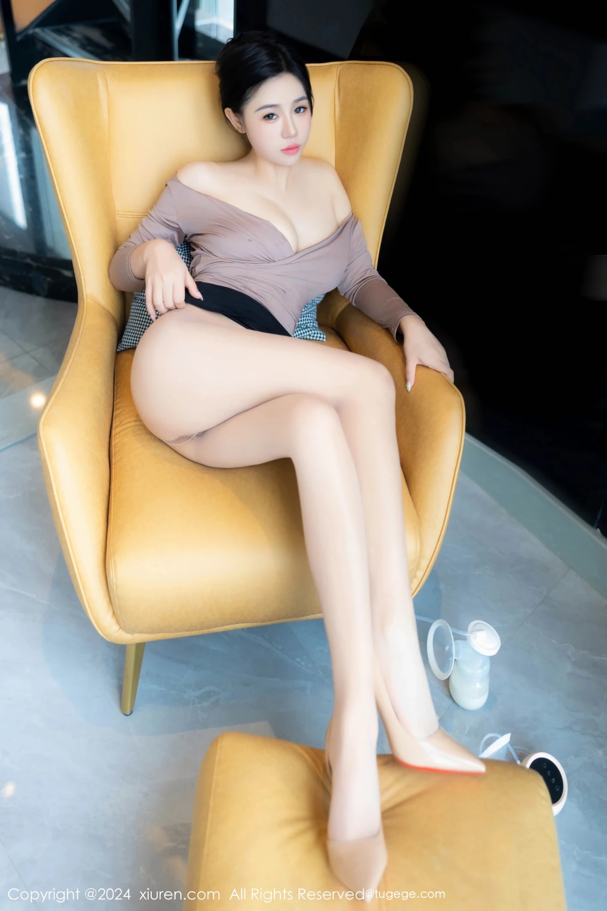 [秀人网] 2024.07.03 No.8798 金小依#[79P]-1