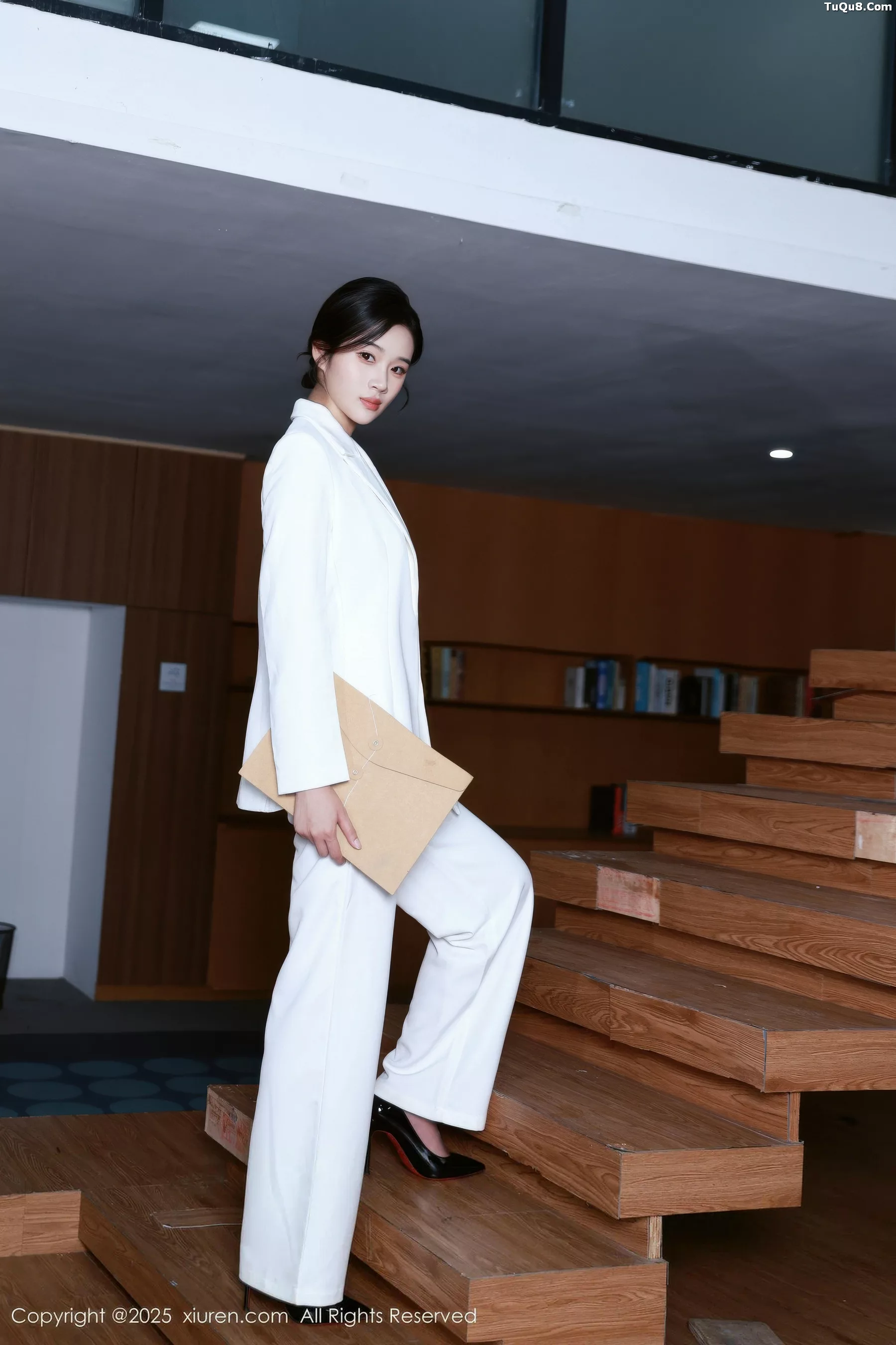 [秀人网] 2025.10.24 No.10908 南乔#[72P]-1