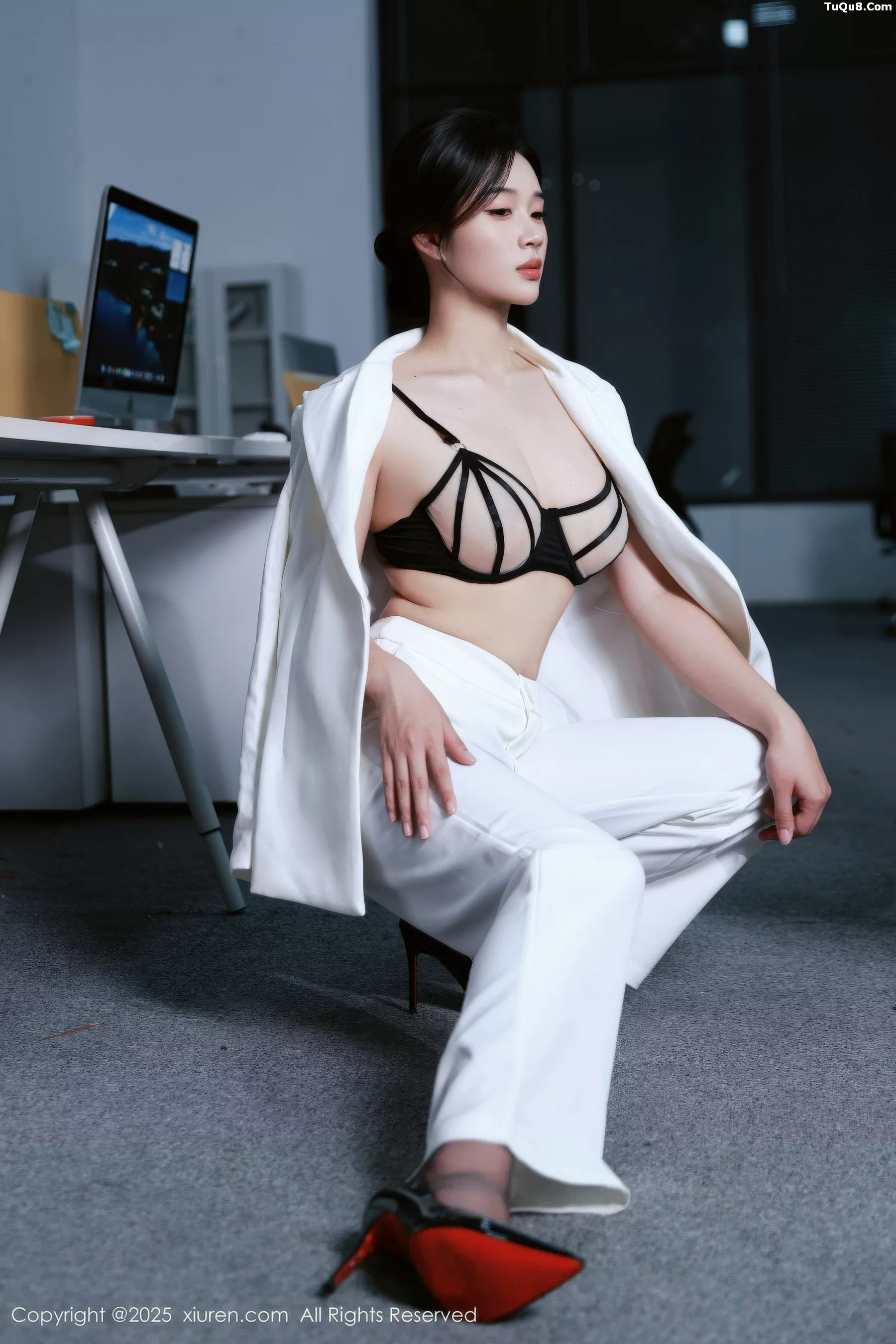 [秀人网] 2025.10.24 No.10908 南乔#[72P]-1