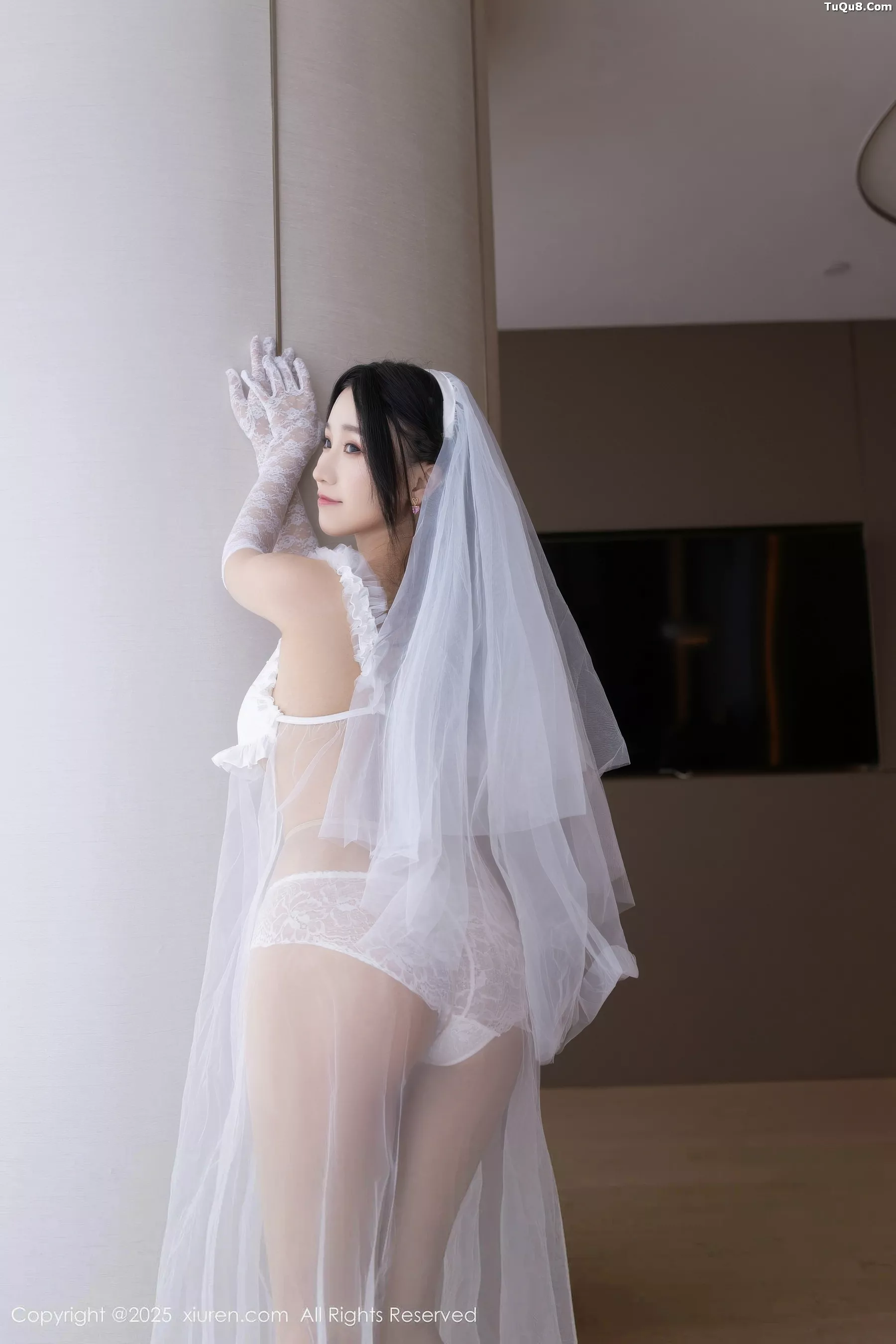 [秀人网] 2025.10.15 No.10871 杏子#[70P]-1