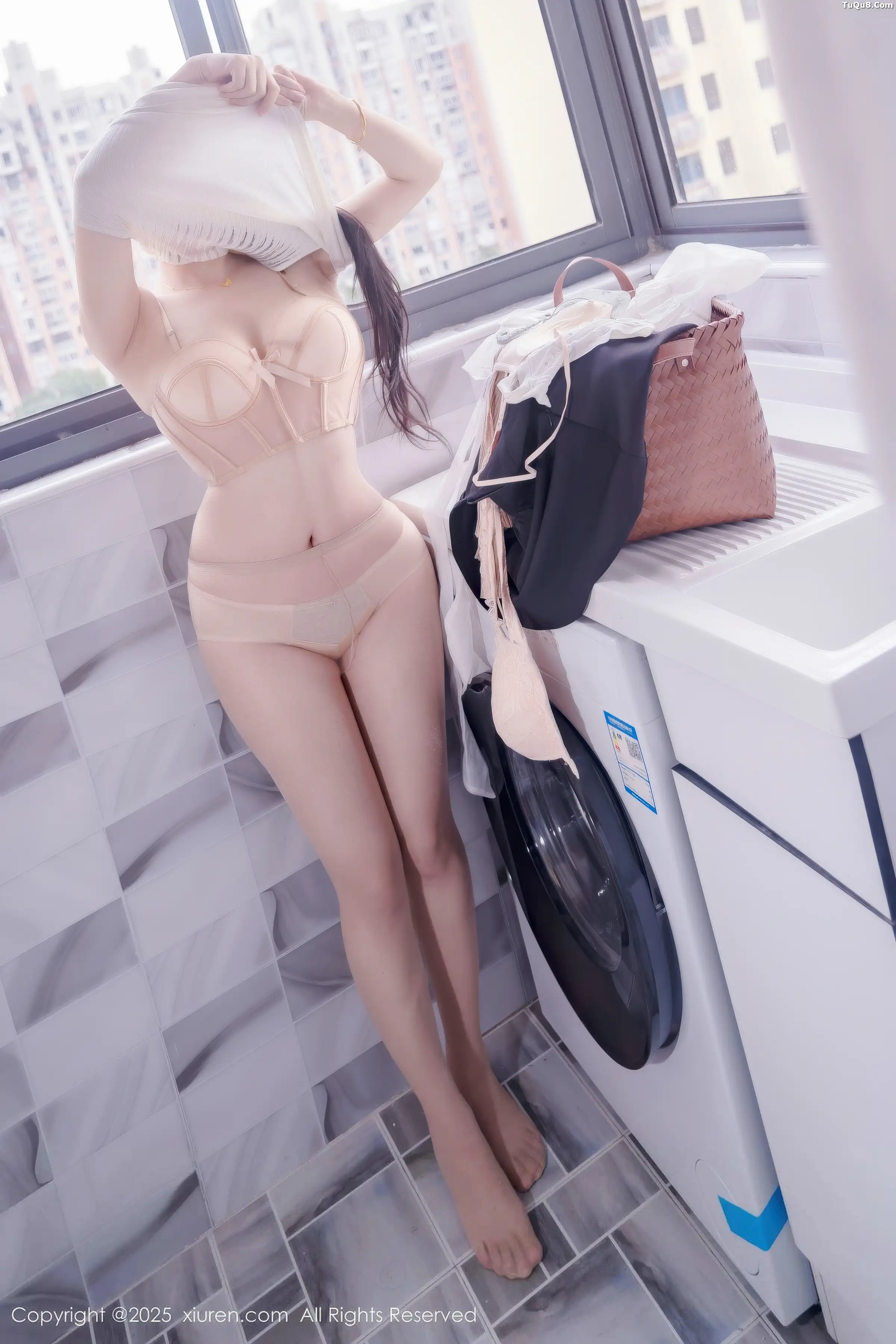 [秀人网] 2025.11.20 No.11010 汐汐爱吃草莓#[83P]-4