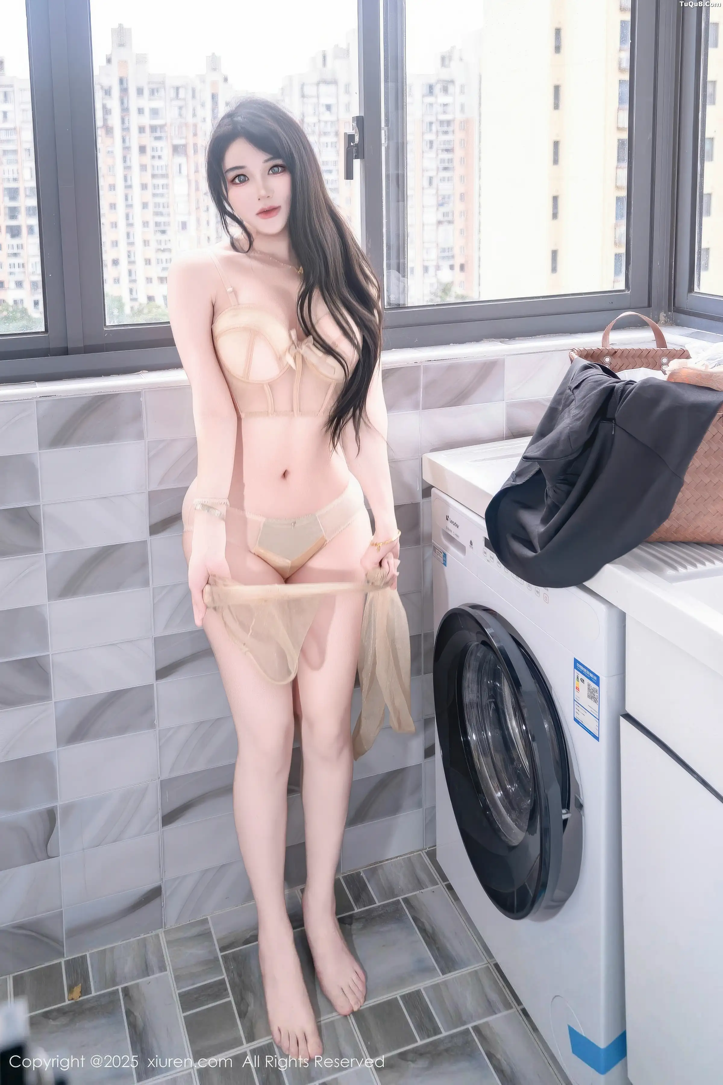 [秀人网] 2025.11.20 No.11010 汐汐爱吃草莓#[83P]-12