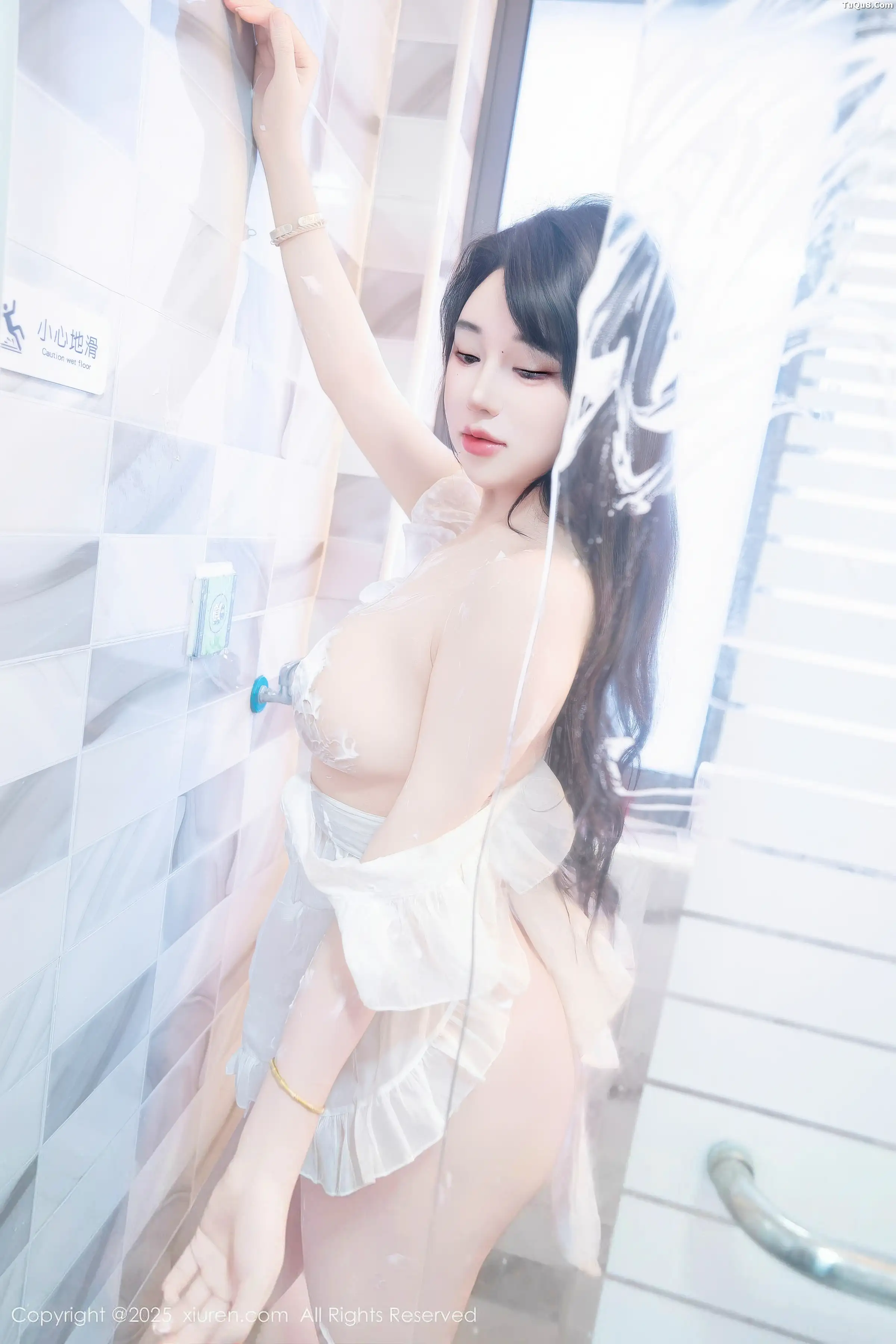 [秀人网] 2025.11.20 No.11010 汐汐爱吃草莓#[83P]-1