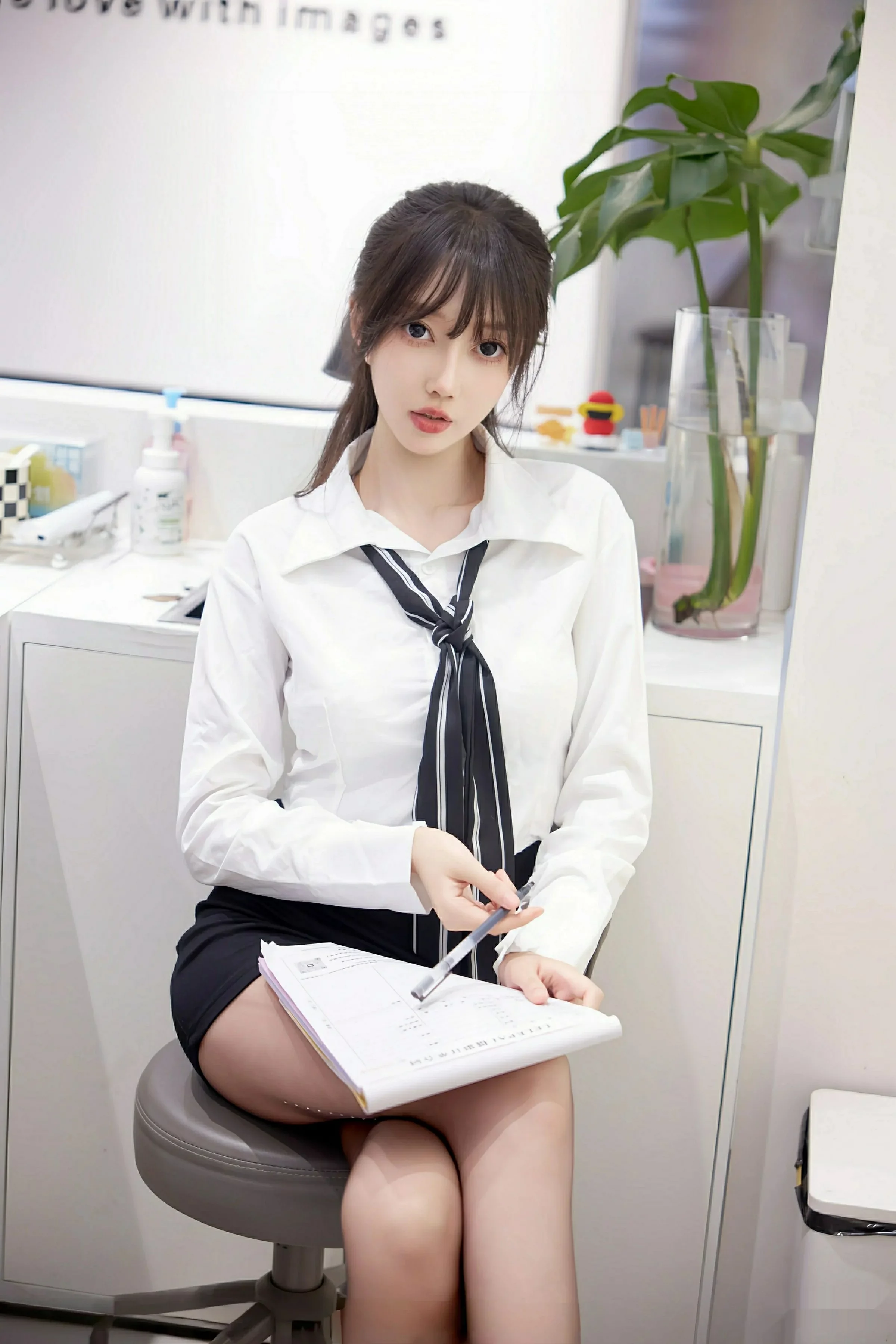 [秀人网] 2025.08.11 No.10636 玥儿玥#[58P]-12