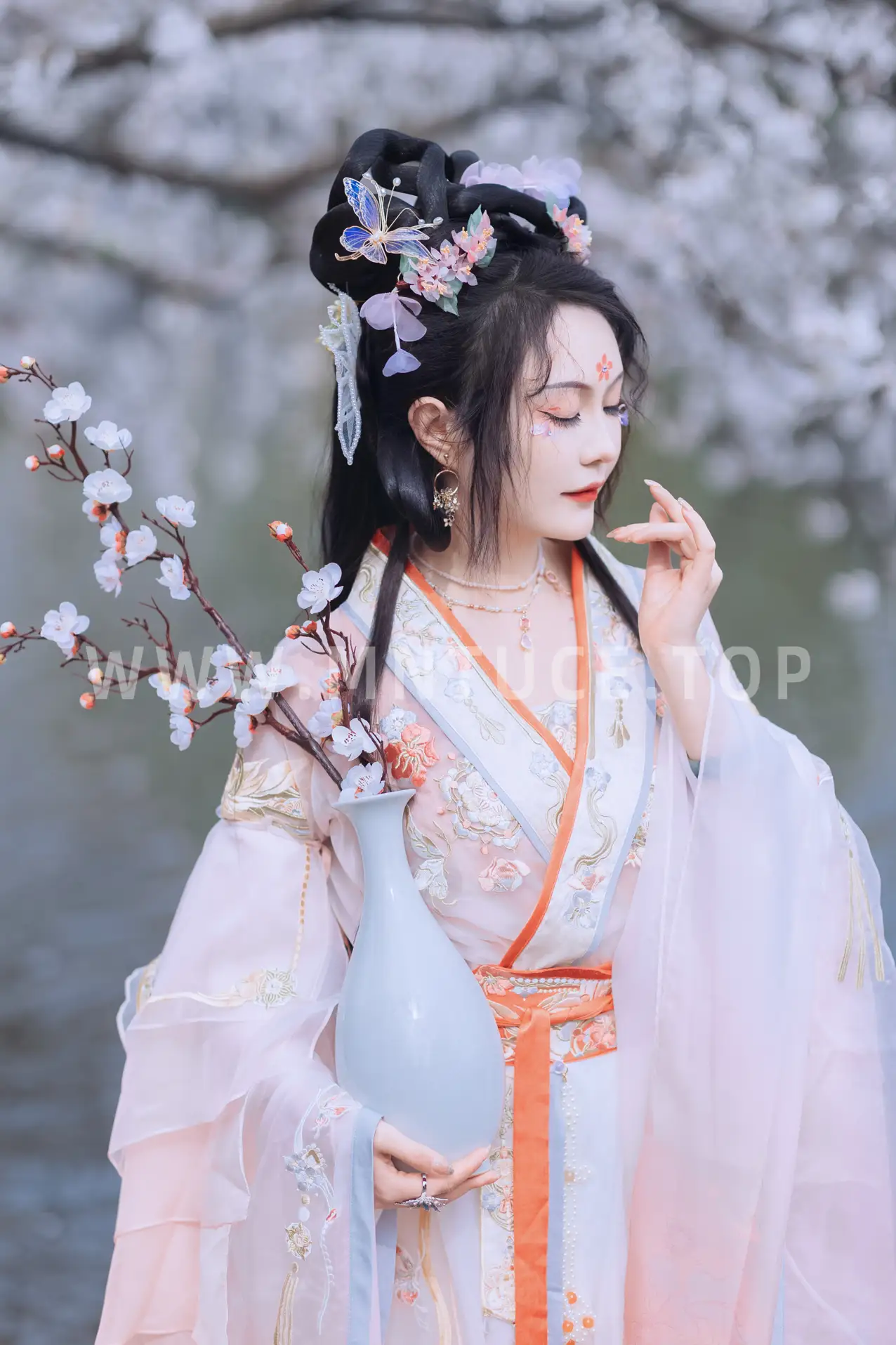 [艺图语] 2022.06.24 Vol.1273 – 初春赏樱 璐璐haley#[43P]-9