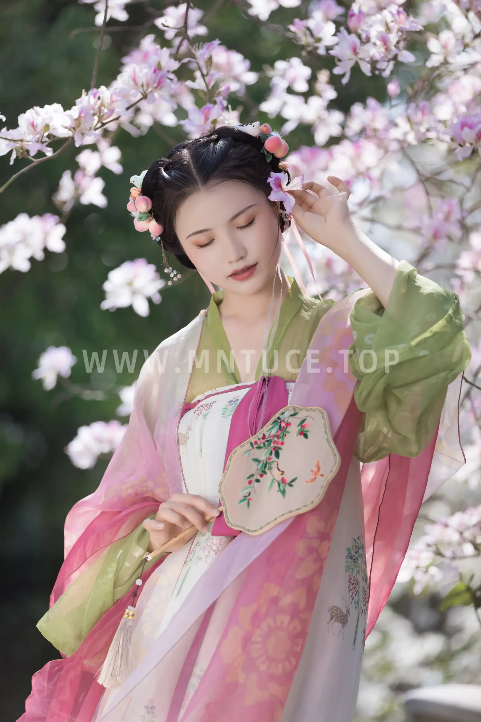 [艺图语] 2022.07.27 Vol.1552 – 袅娜 刘哈喇子#[26P]-18