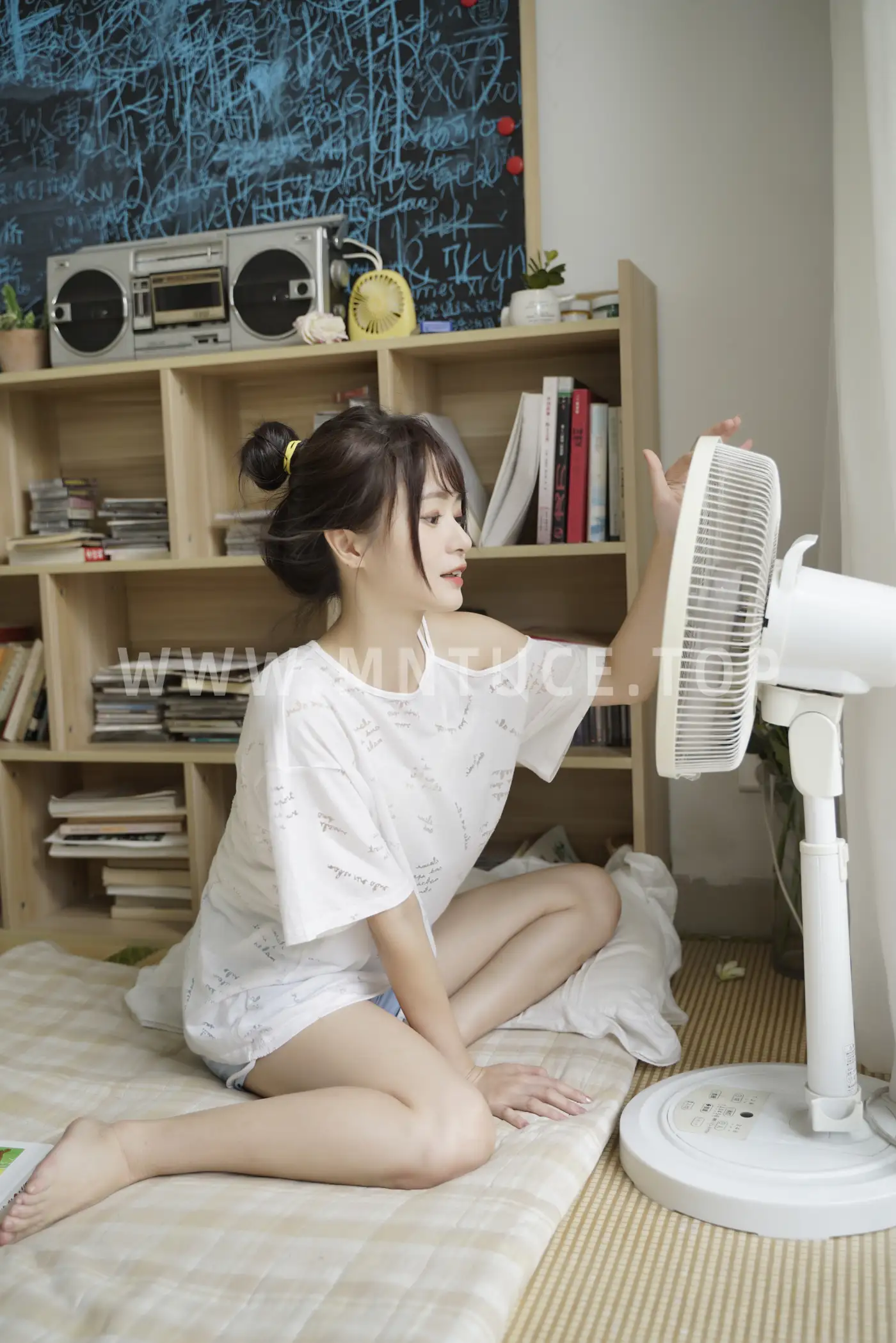 [艺图语] 2021.12.22 Vol.519 – 元气少女 乐丝#[23P]-1