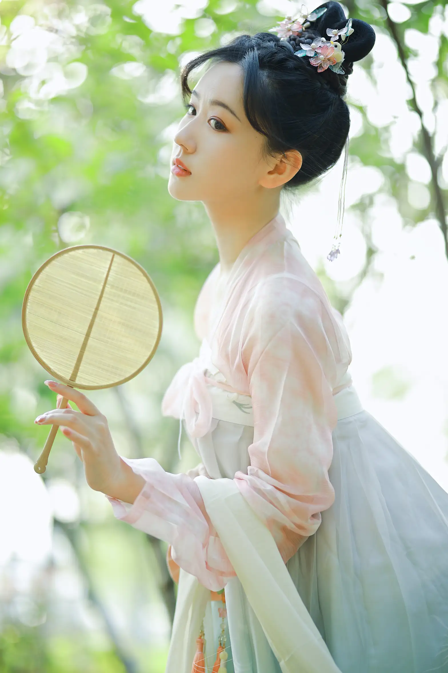 [艺图语] 2022.08.20 Vol.1746 – 乐嫣 三余#[22P]-1