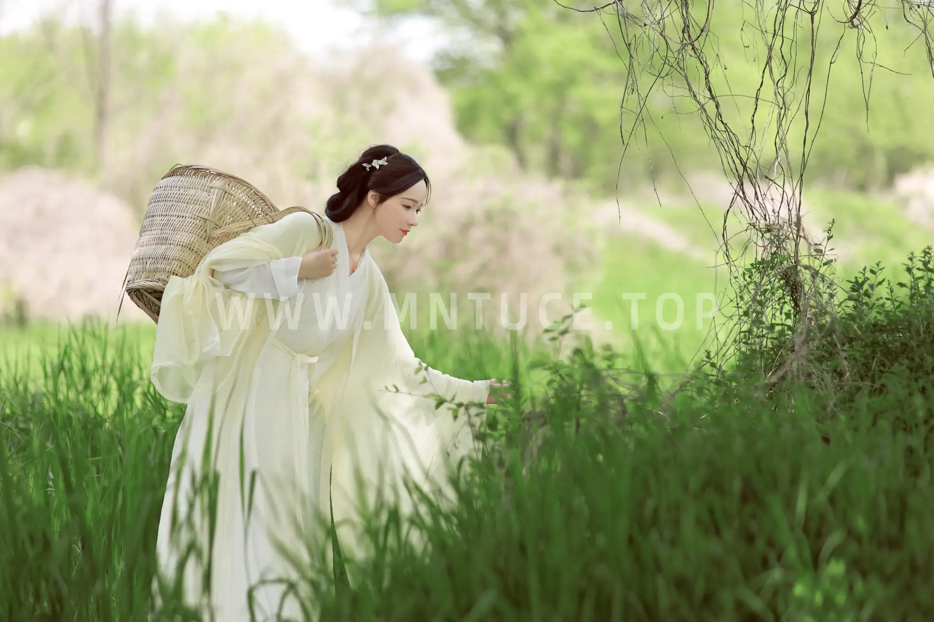 [艺图语] 2022.05.11 Vol.853 – 踏青 笑笑#[25P]-2