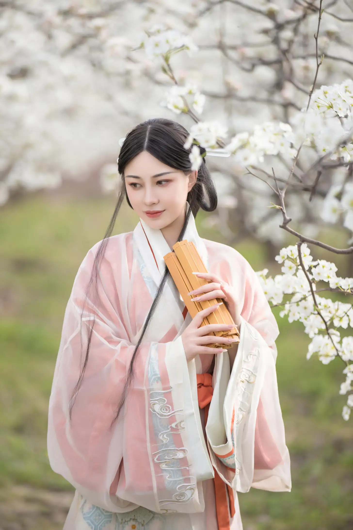 [艺图语] 2022.06.01 Vol.1055 – 香寒未逐风 鹿哥#[24P]-1