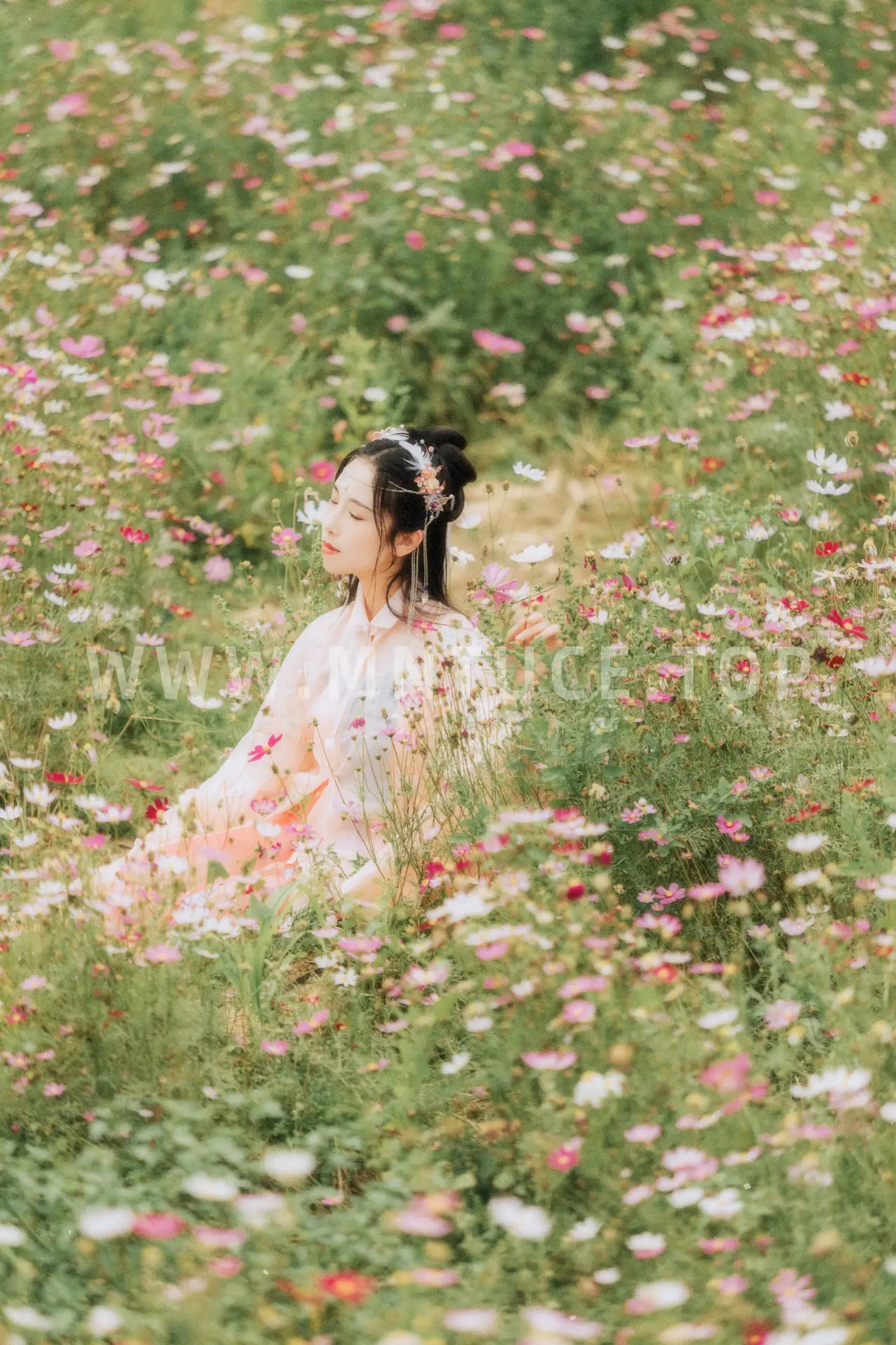 [艺图语] 2021.09.03 Vol.230 – 繁花孤影 茶茶#[24P]-8