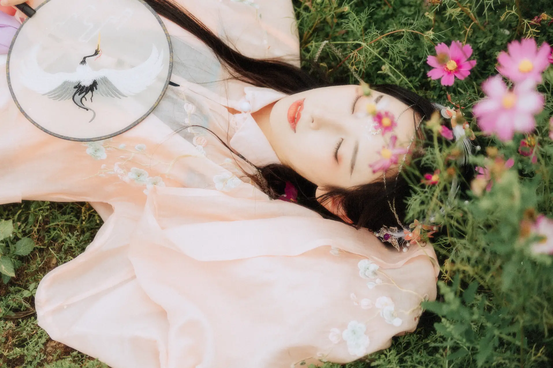 [艺图语] 2021.09.03 Vol.230 – 繁花孤影 茶茶#[24P]-8