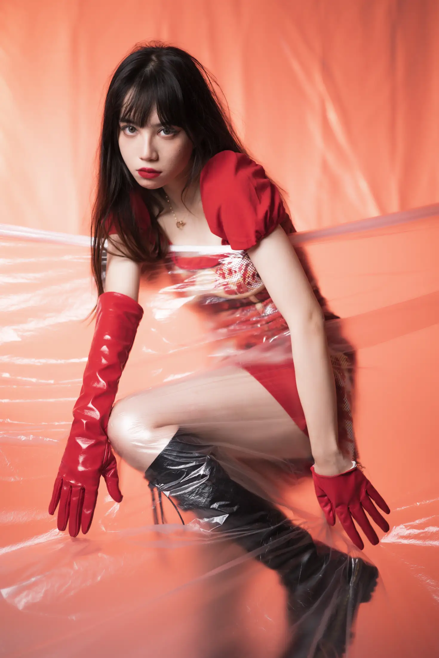 [艺图语] 2022.05.21 Vol.0946 – 会跳舞的红手套 贰加六#[26P]-9