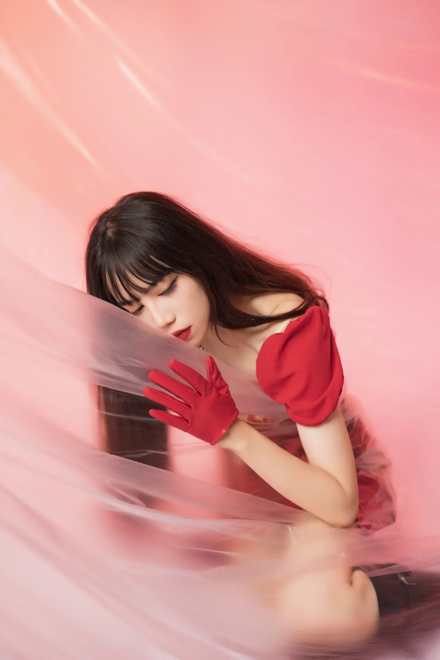 [艺图语] 2022.05.21 Vol.0946 – 会跳舞的红手套 贰加六#[26P]-5