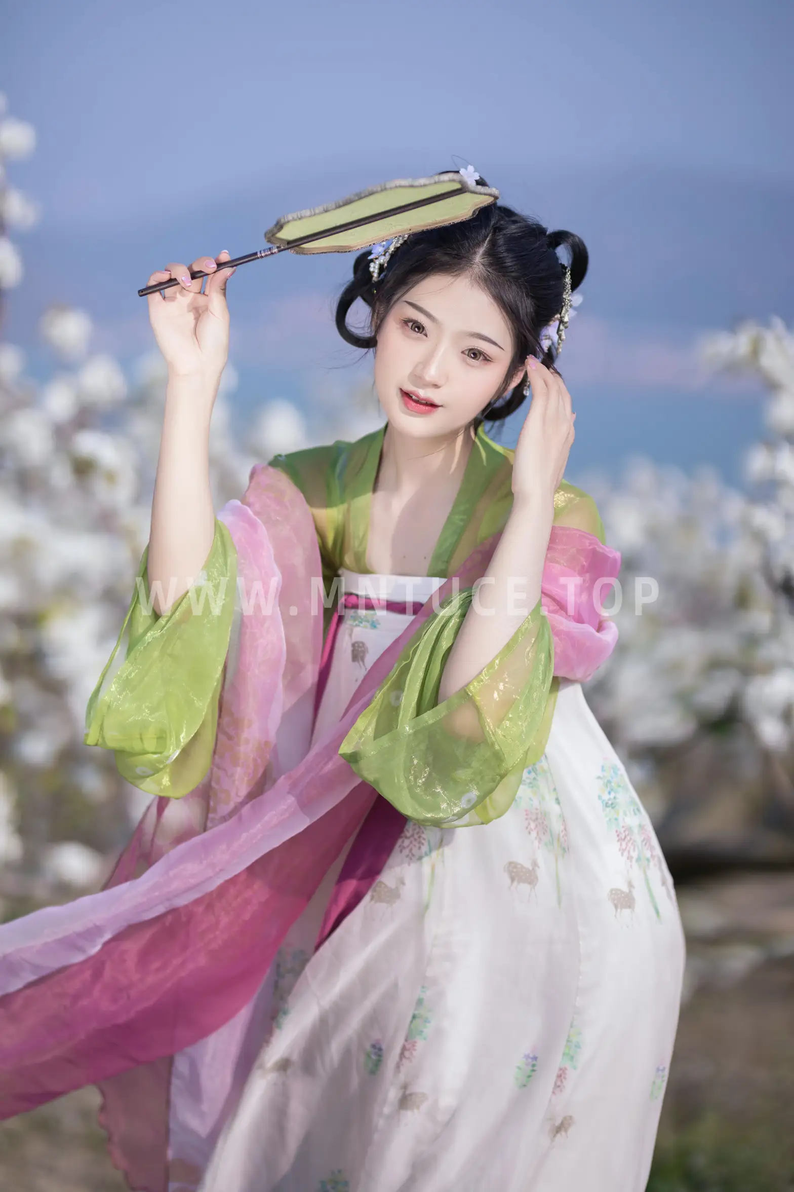 [艺图语] 2022.06.11 Vol.1144 – 春晴 nya酱的铃铛铛#[22P]-14