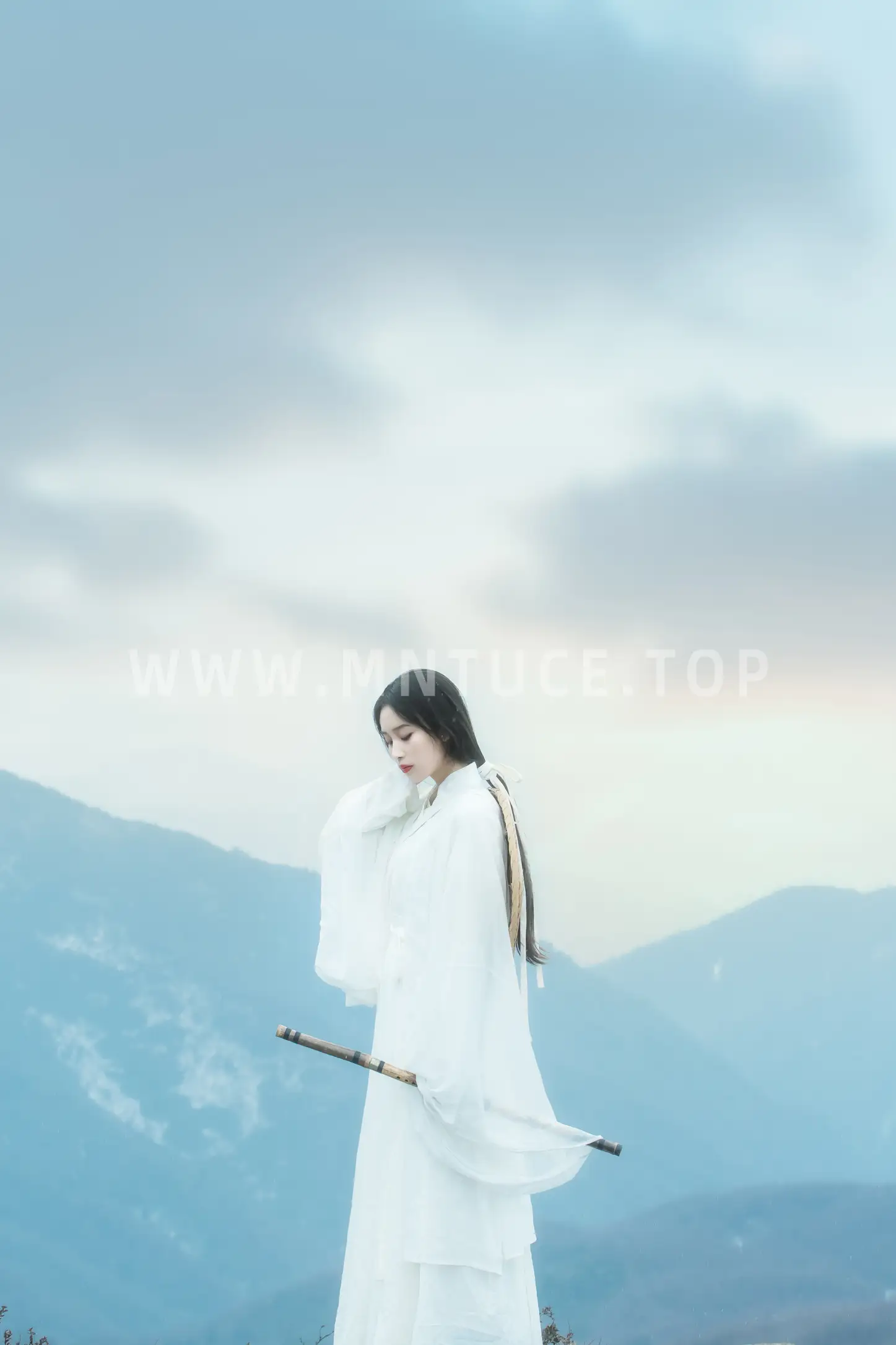 [艺图语] 2021.12.20 Vol.504 – 千山云 酒里#[23P]-1