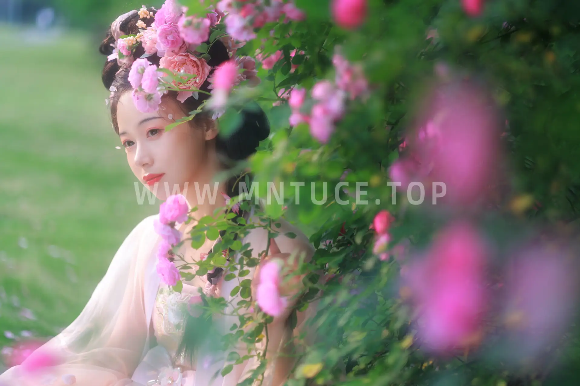 [艺图语] 2022.06.18 Vol.1217 – 蔷薇花神 笑笑#[35P]-1