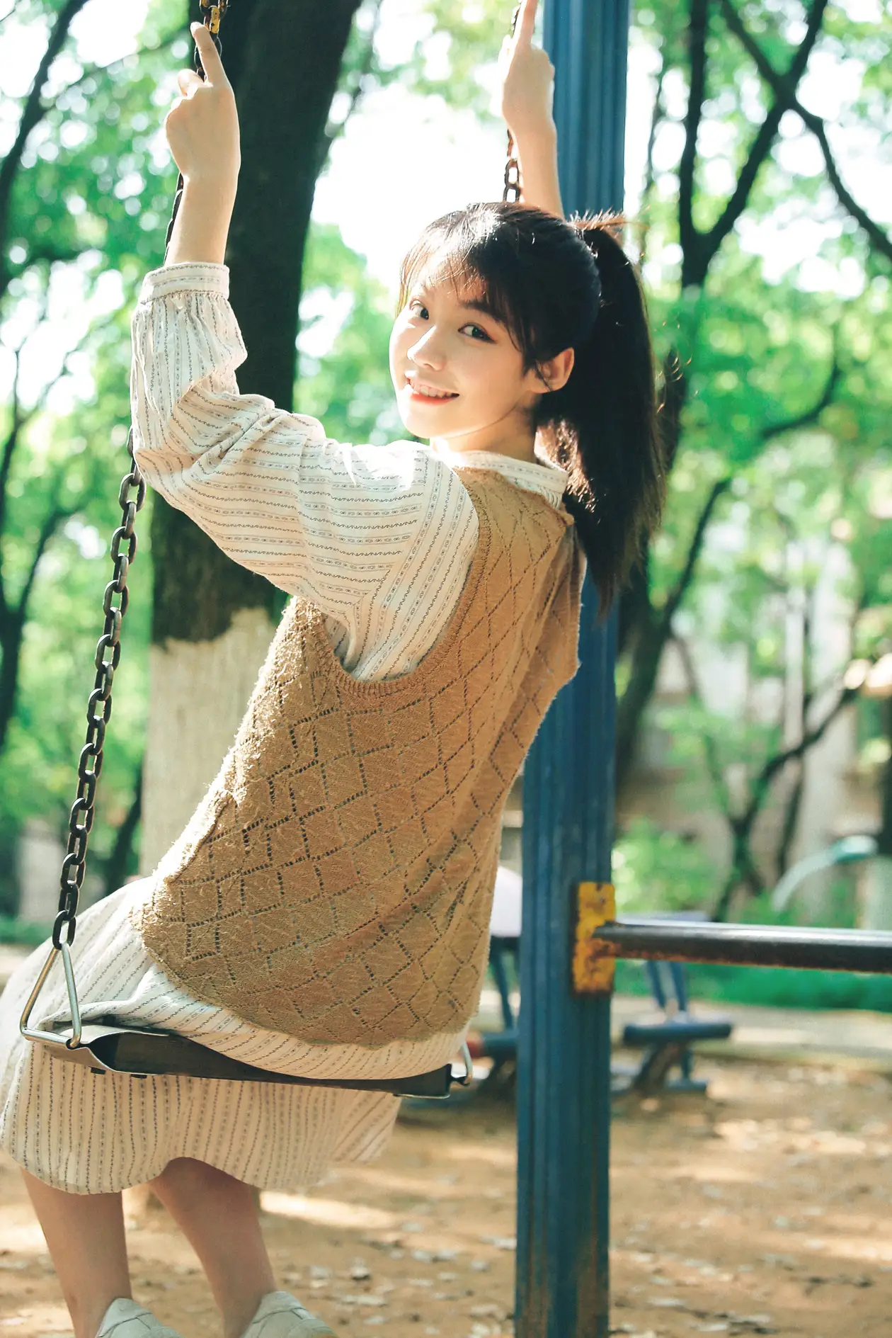 [艺图语] 2022.05.18 Vol.0921 – 夏末微风 紫傲#[25P]-7