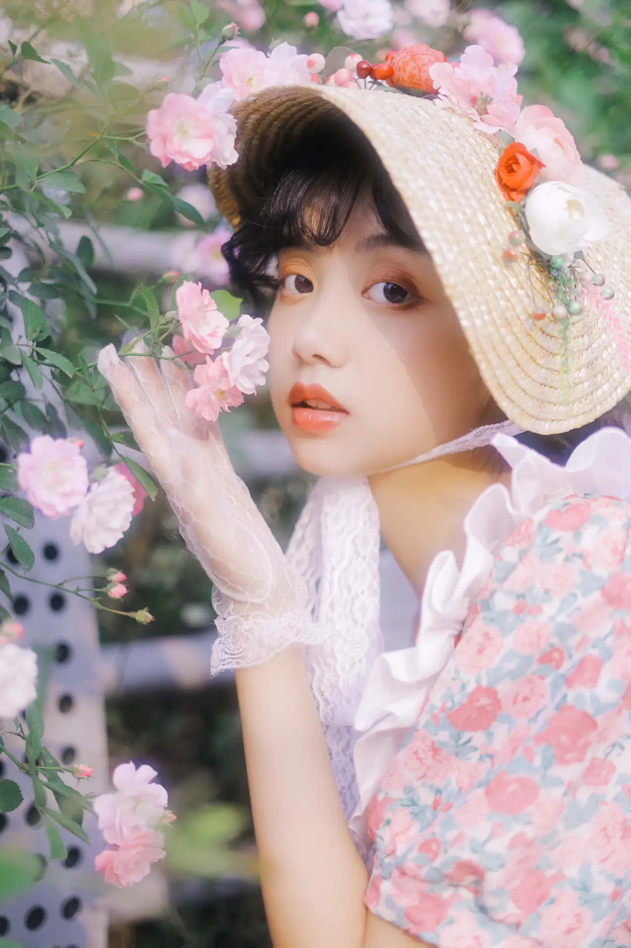 [艺图语] 2022.07.07 Vol.1408 – 少女花事 芊芊#[24P]-1